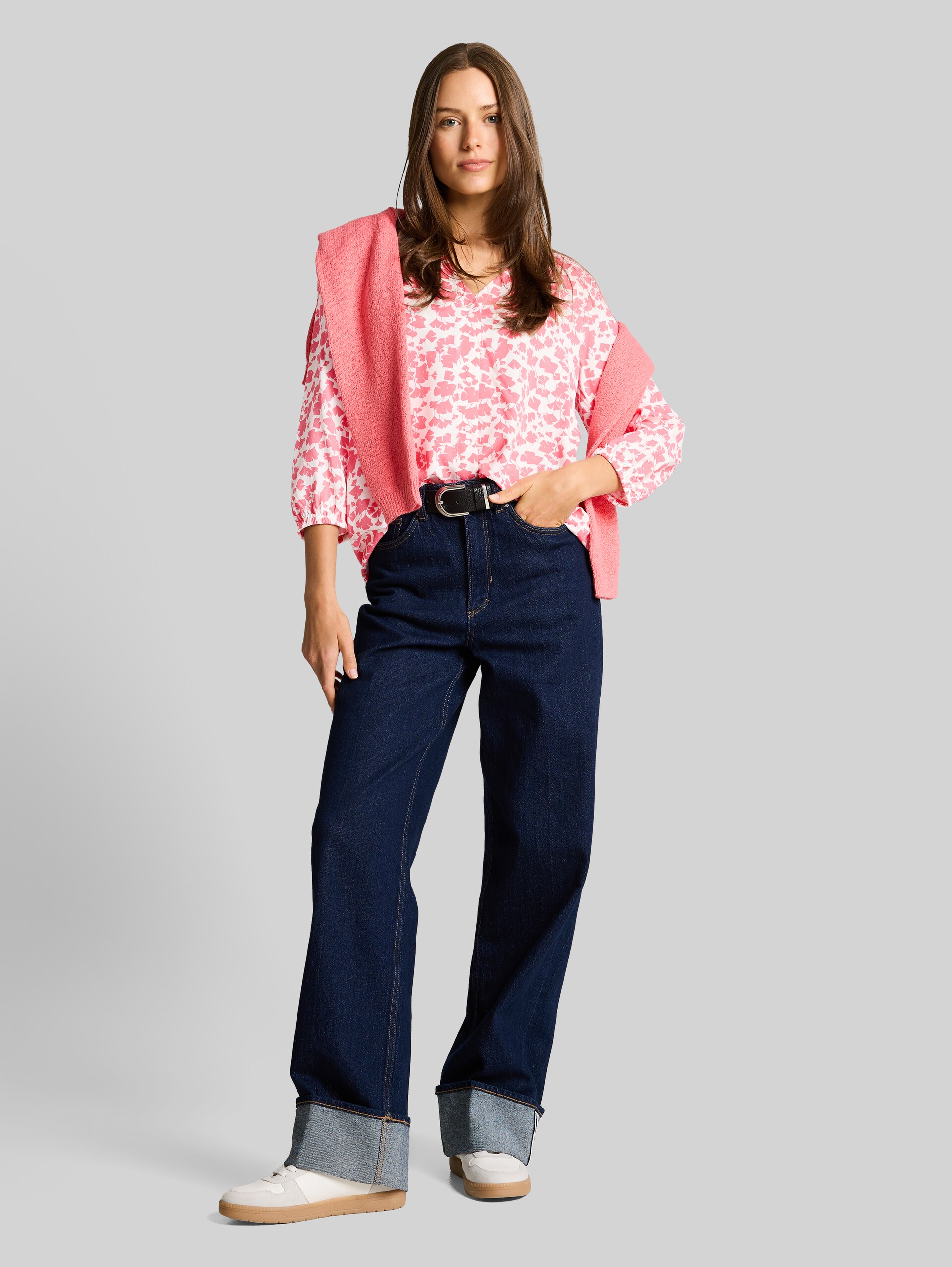 Viscose blouse - coral pink ginkgo minimal - Model front view