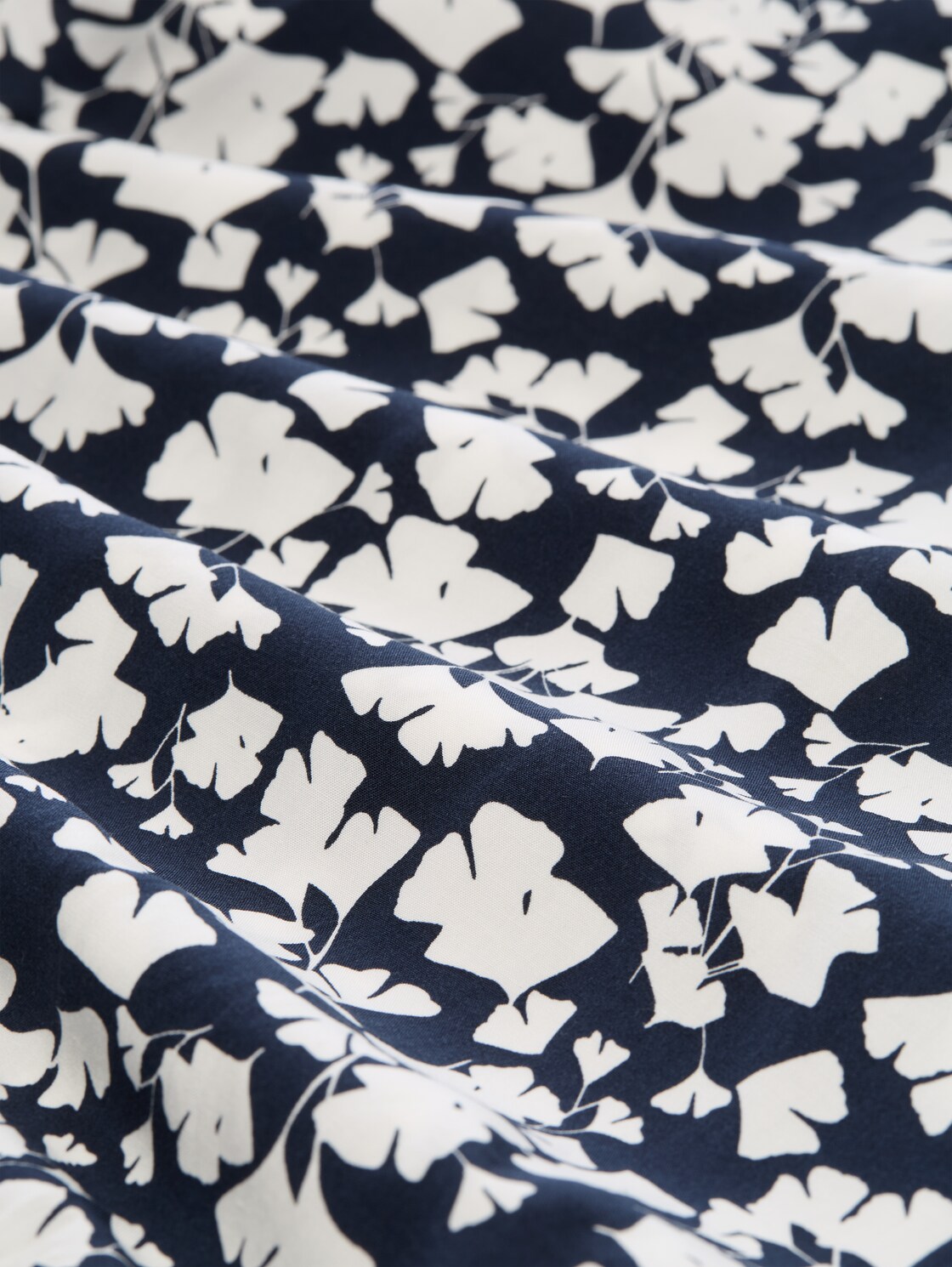 Bluse mit Muster - blue ginkgo minimal - Material-Ansicht