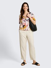 Blouse à motifs - big abstract flower print - Vue de face du modèle