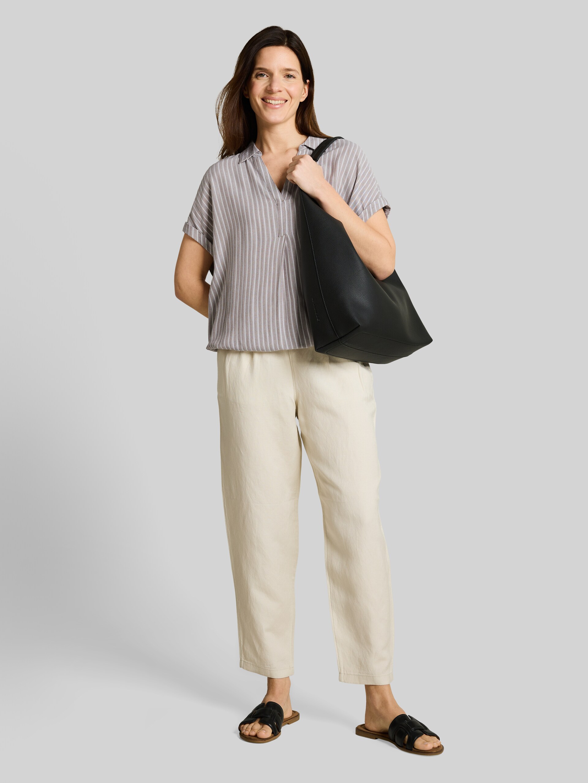 Blouse loose fit à rayures - taupe grey white stripe - Vue de face du modèle