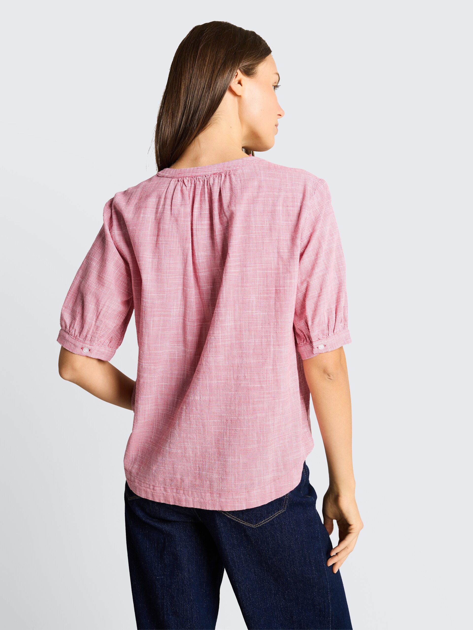 Cotton blouse - cozy pink - Neckline model-back view