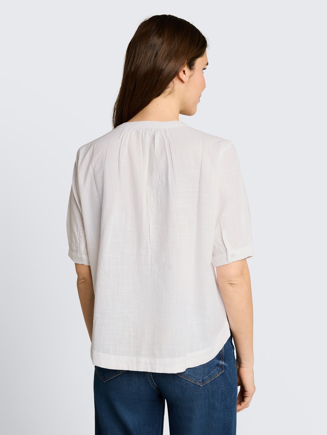 Blouse van katoen - White - Neklijn model-achteraanzicht