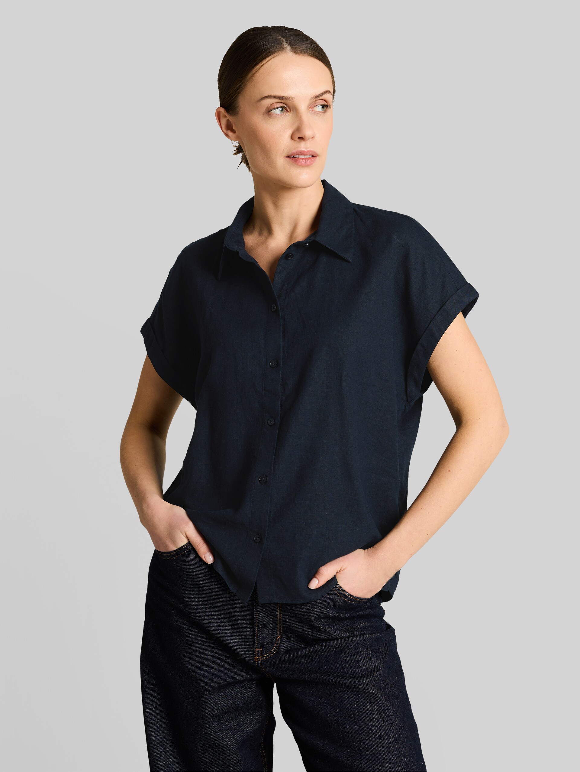 Loose fit blouse with linen blend - sky captain blue - Neckline model front view
