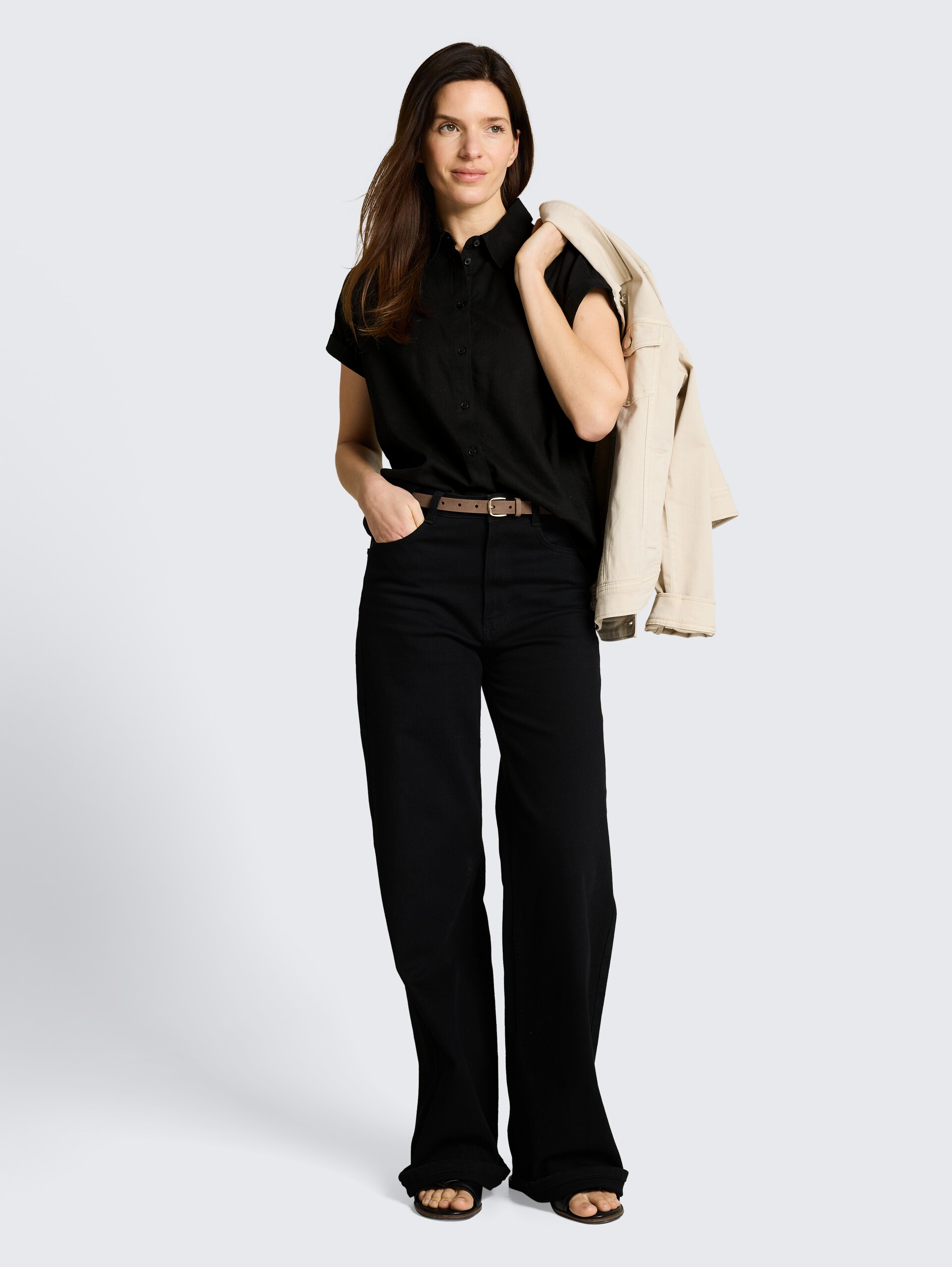 Loose Fit Bluse mit Leinenanteil - deep black - Model-Vorderansicht