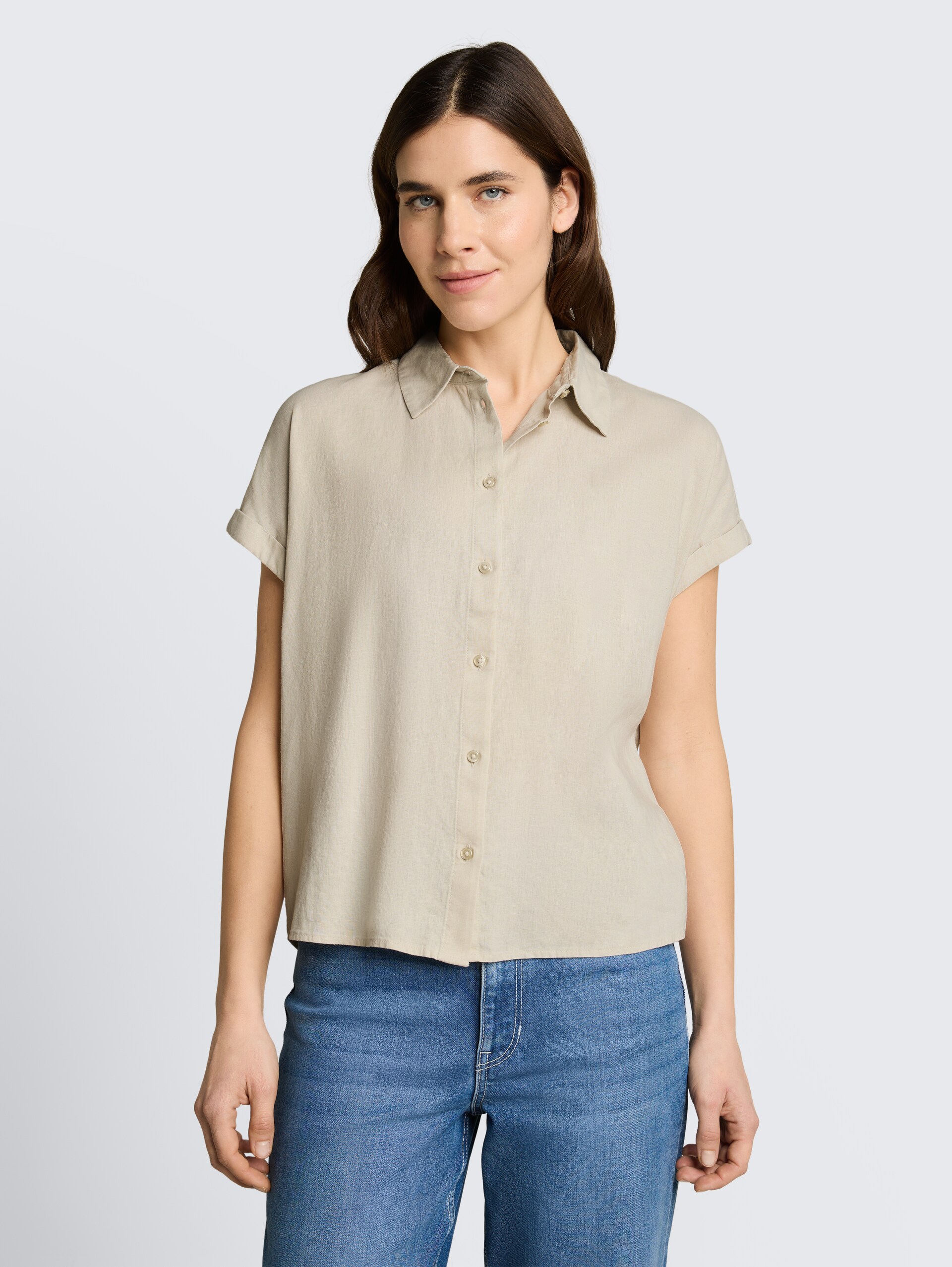 Loose Fit Bluse mit Leinenanteil - sand stone beige - Ausschnitt Model-Vorderansicht