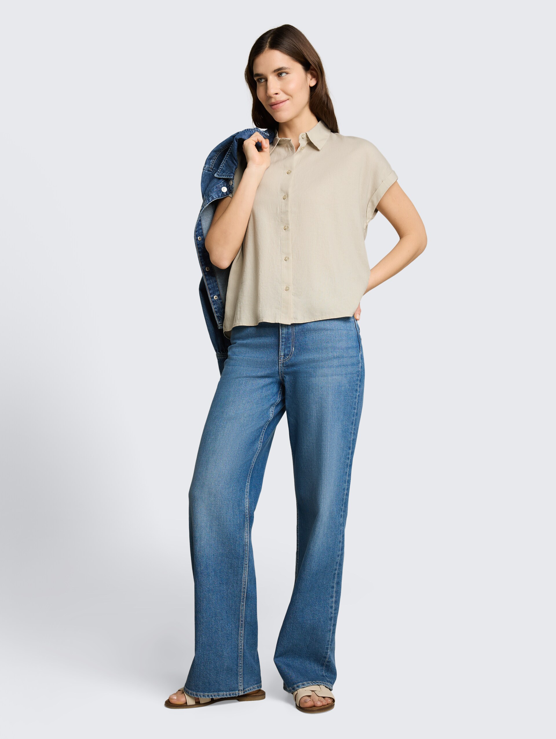 Loose Fit Bluse mit Leinenanteil - sand stone beige - Model-Vorderansicht