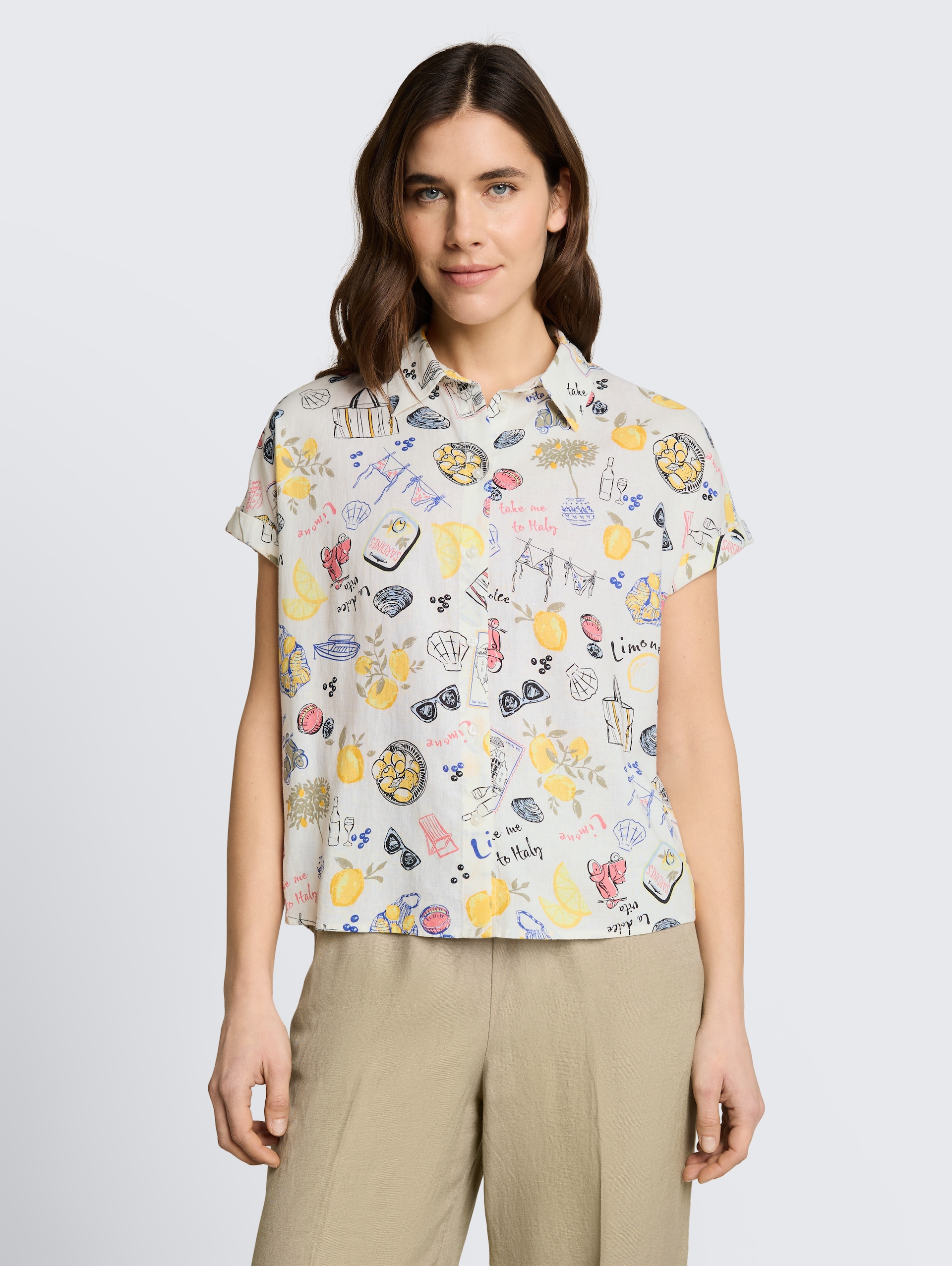 Loose Fit Bluse mit Leinenanteil - summerly lemon print - Ausschnitt Model-Vorderansicht
