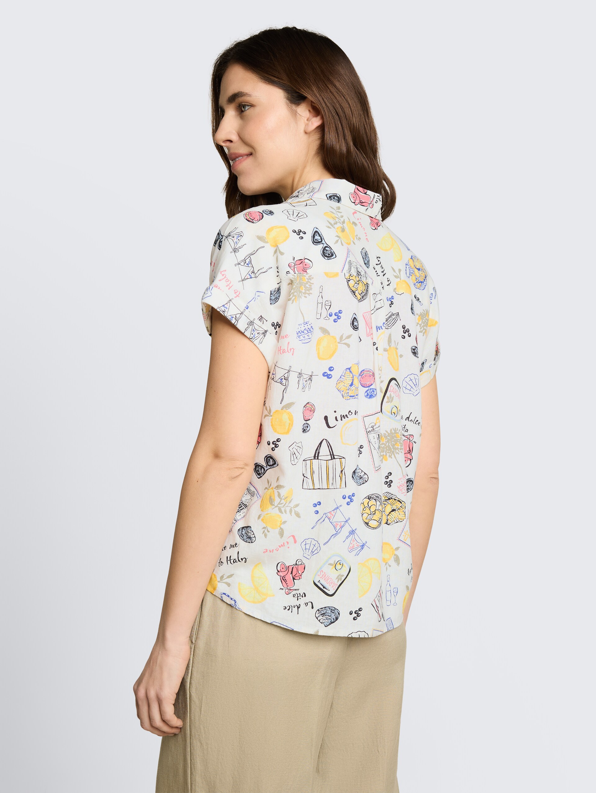 Loose Fit Bluse mit Leinenanteil - summerly lemon print - Auschnitt Model-Rückansicht