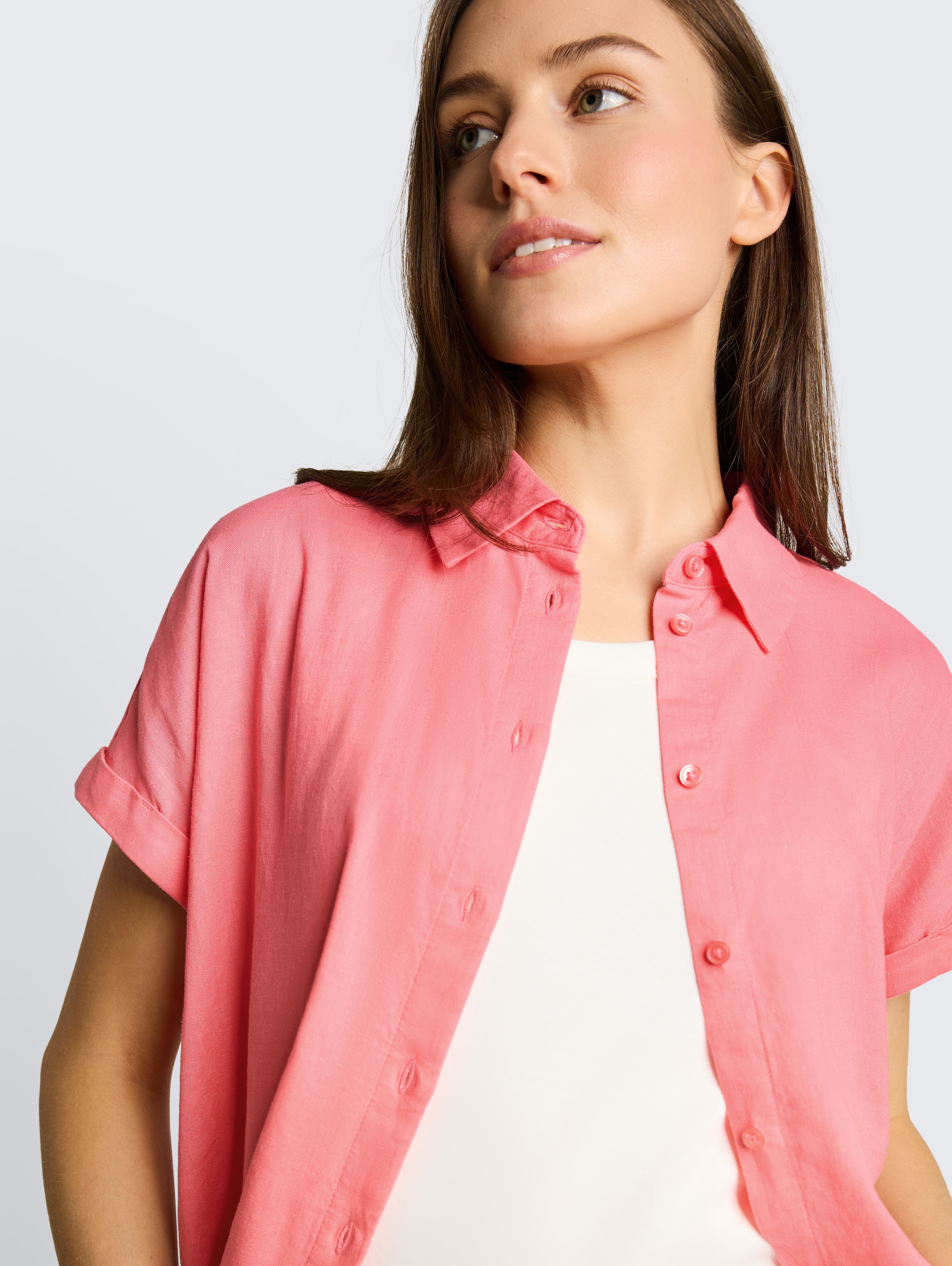 Losvallende blouse met linnen - soft fuchsia pink - Detailaanzicht model