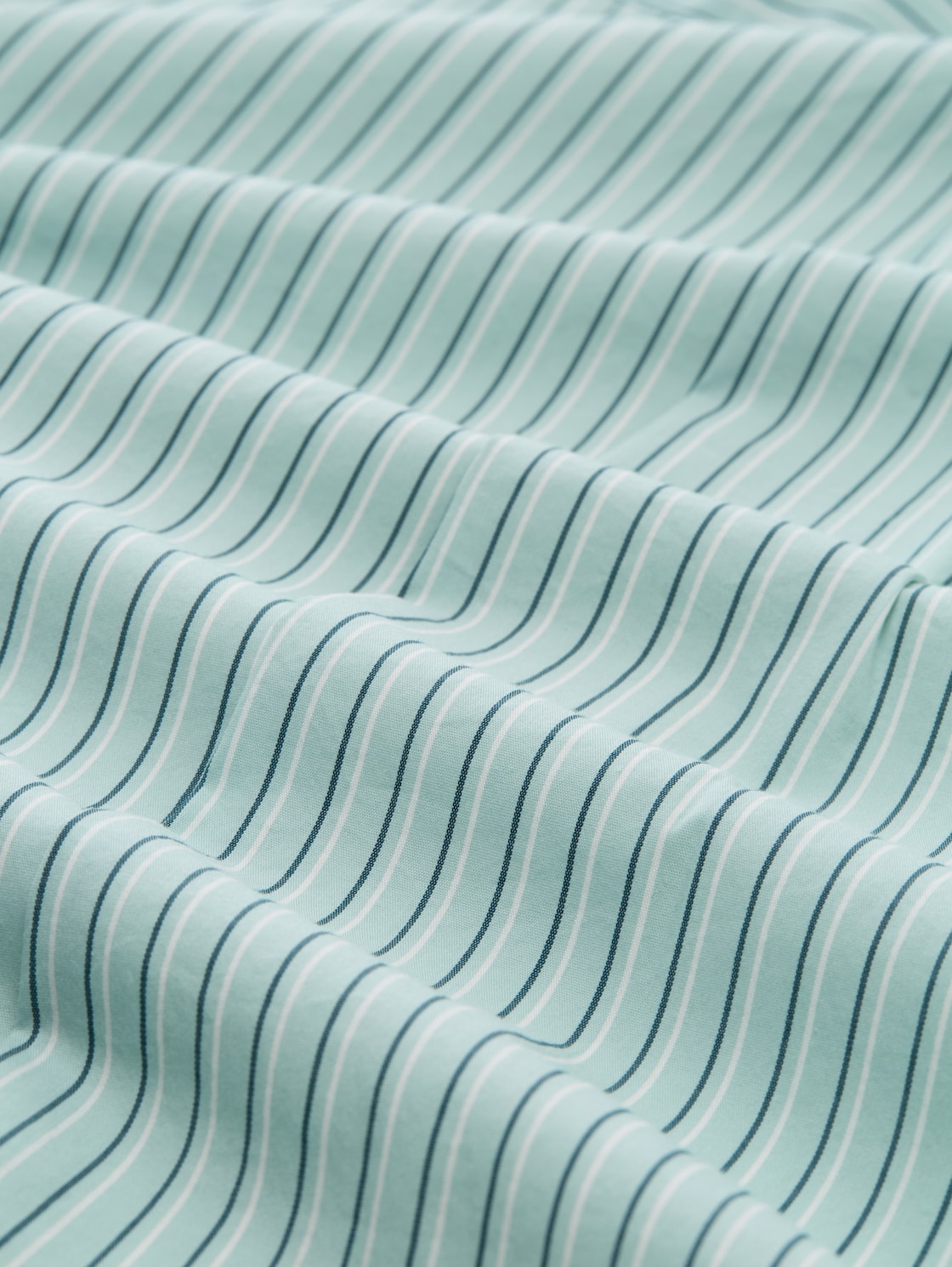 Oversize Hemdbluse mit Herz-Stickerei - blue haze irregular stripe - Material-Ansicht