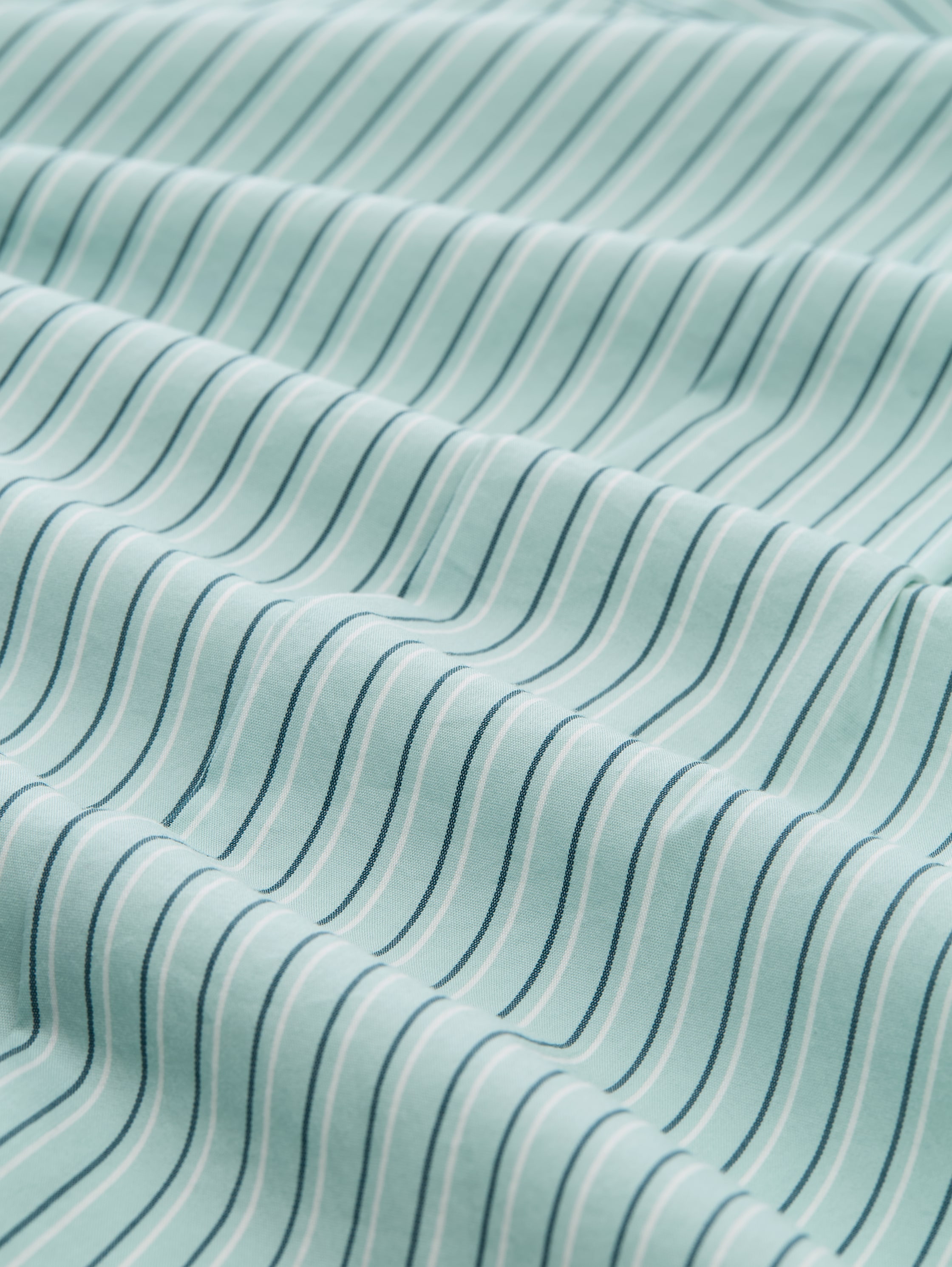 Oversize Hemdbluse mit Herz-Stickerei - blue haze irregular stripe - Material-Ansicht