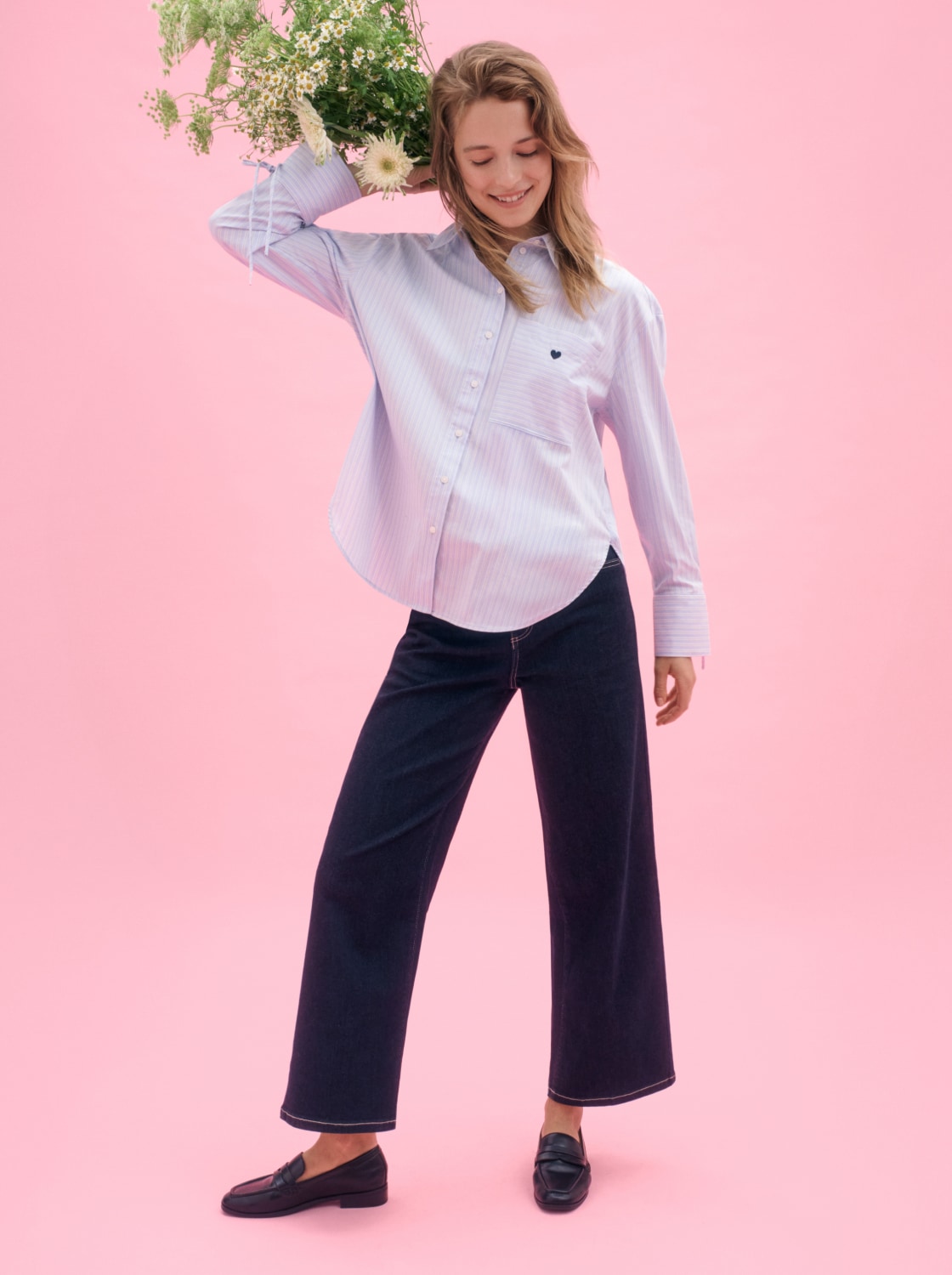 Oversize Hemdbluse mit Herz-Stickerei - blue irregular stripe