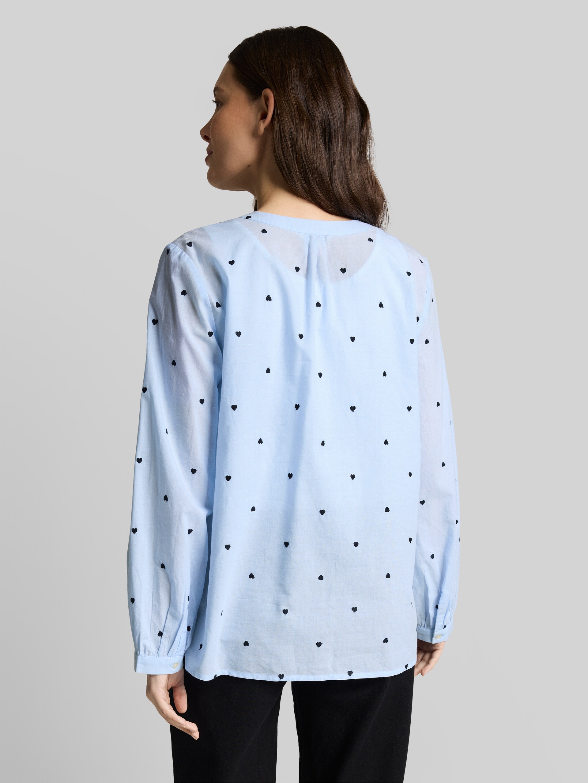 Blouse with heart embroidery - blue heart design - Neckline model-back view