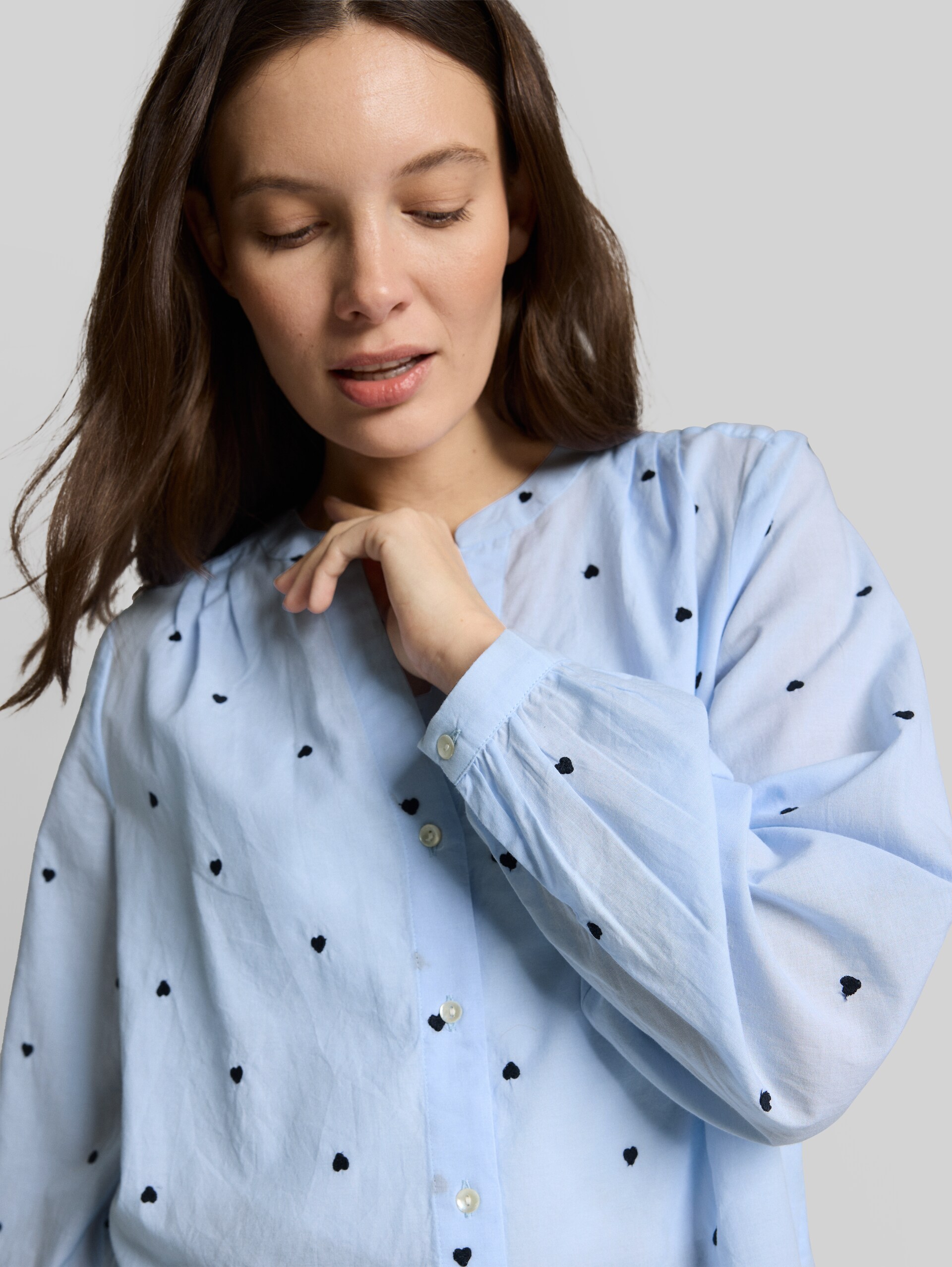 Blouse with heart embroidery - blue heart design - Detail model view