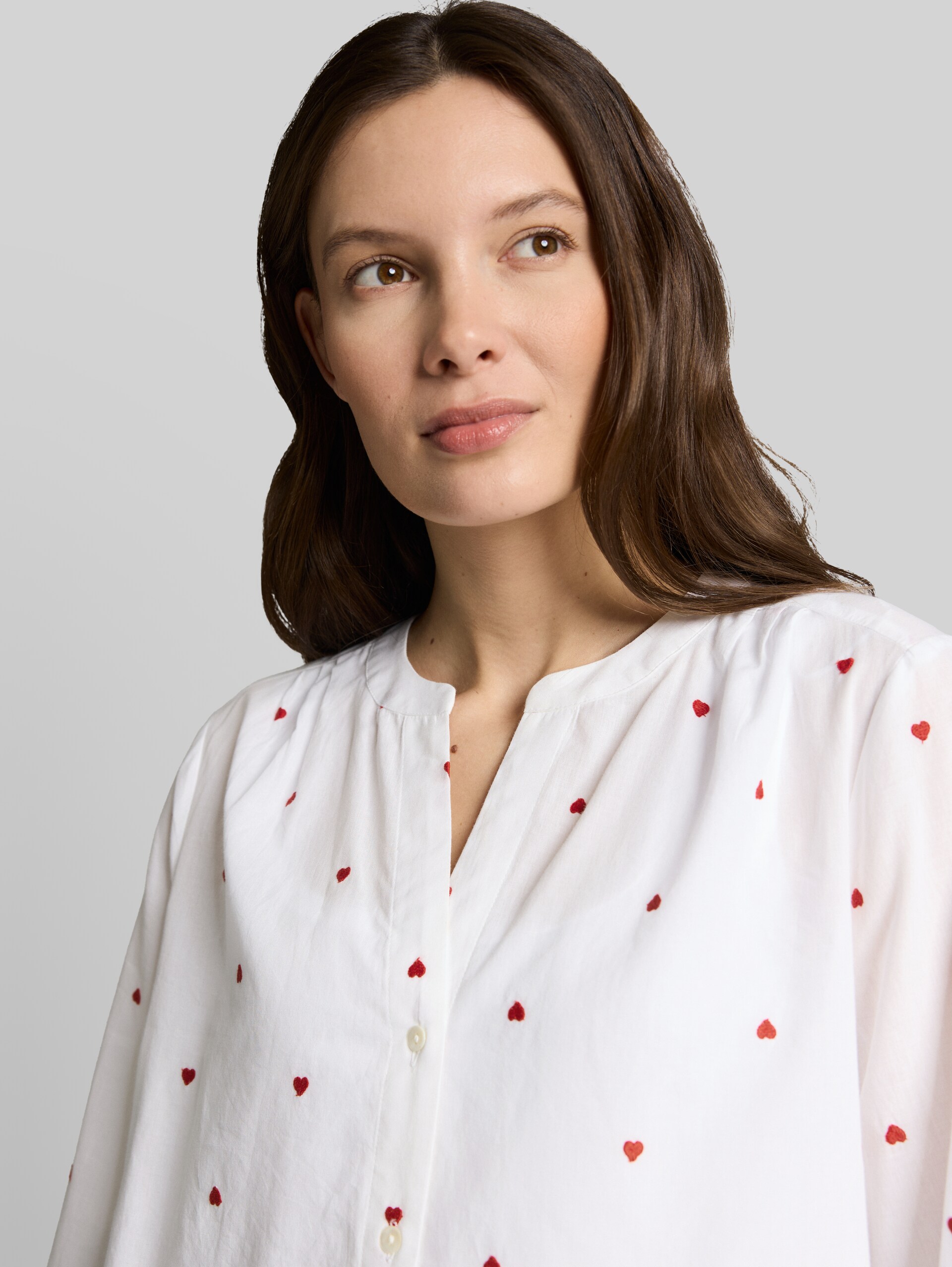 Blouse with heart embroidery - white red heart design - Detail model view