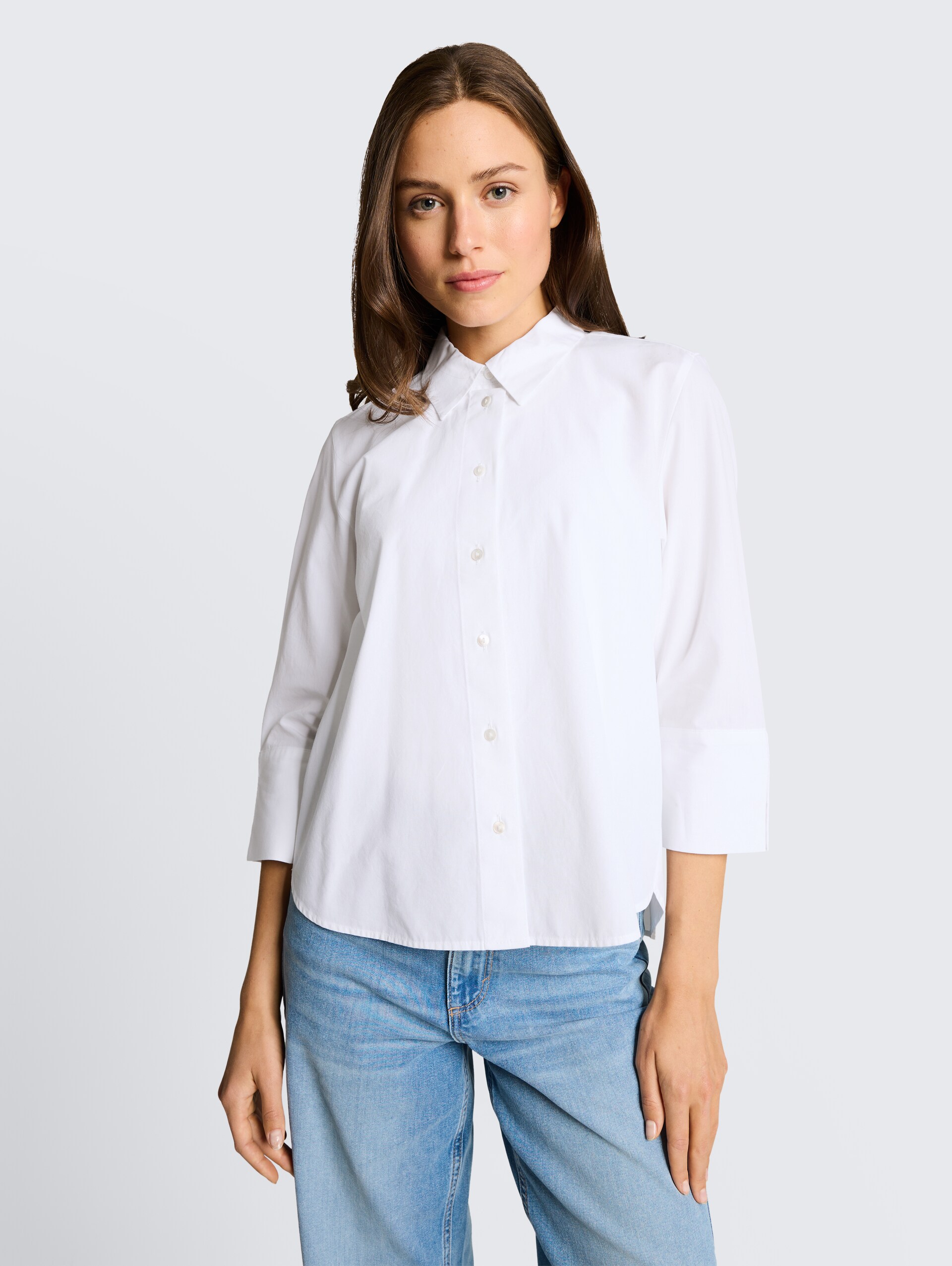 Popeline Hemdbluse mit 3/4-Arm - White - Ausschnitt Model-Vorderansicht