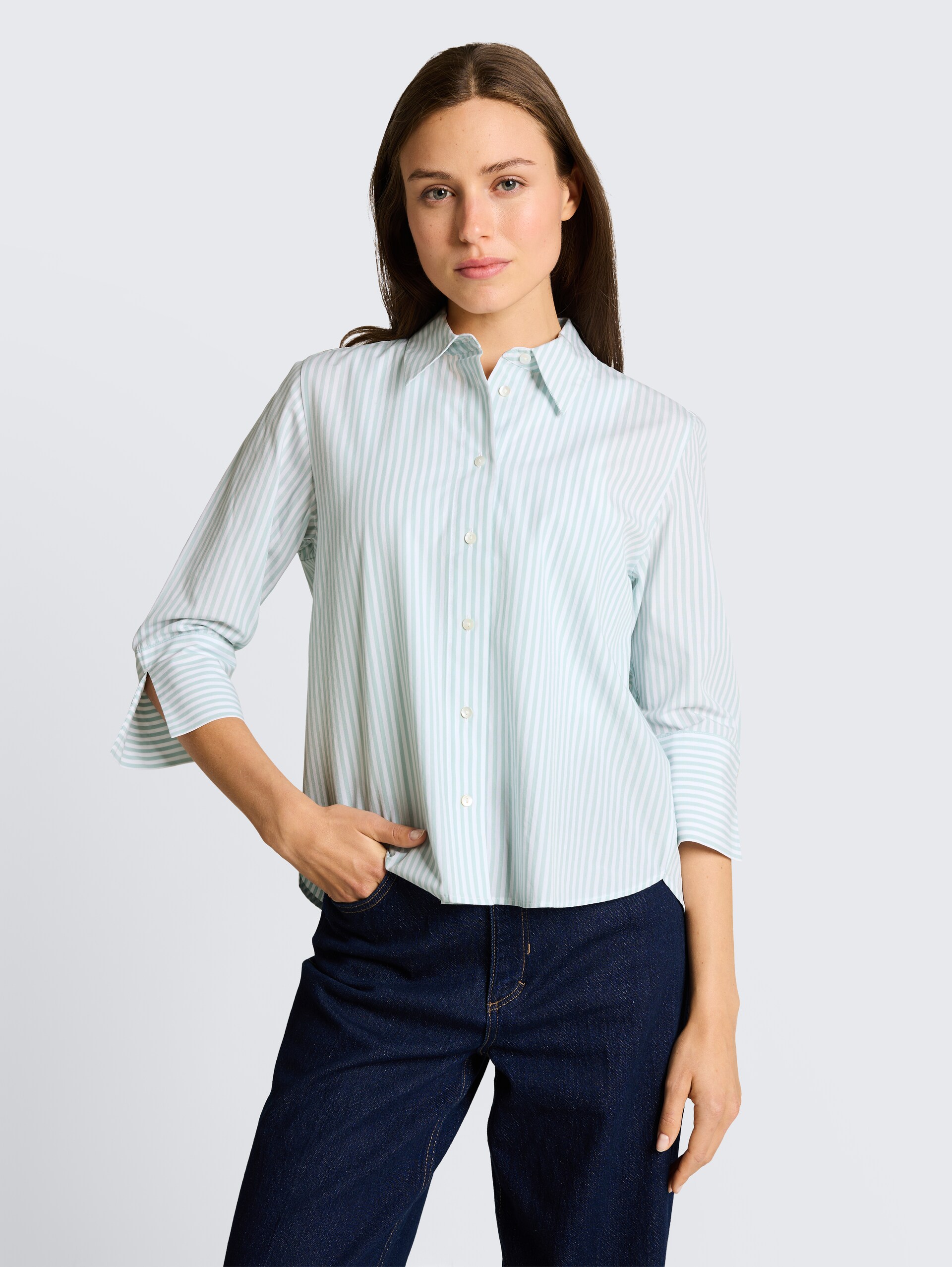 Popeline Hemdbluse mit 3/4-Arm - blue haze white thin stripe - Ausschnitt Model-Vorderansicht