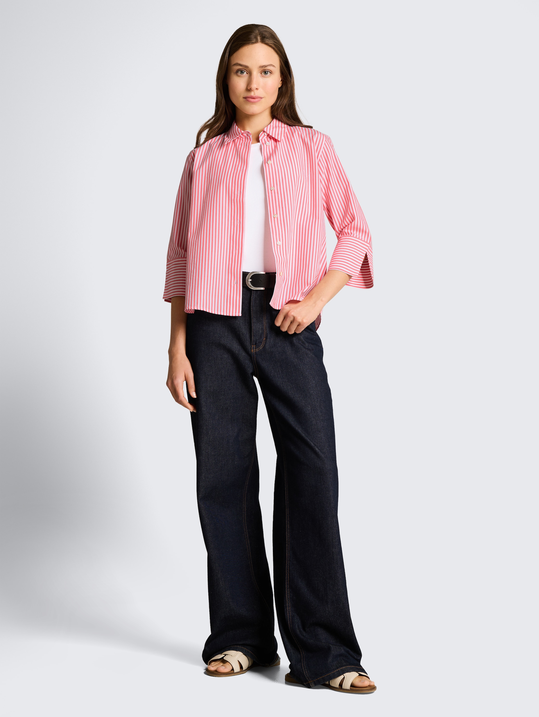 Popeline overhemdblouse met 3/4-mouwen - soft coral white thin stripe - Model vooraanzicht