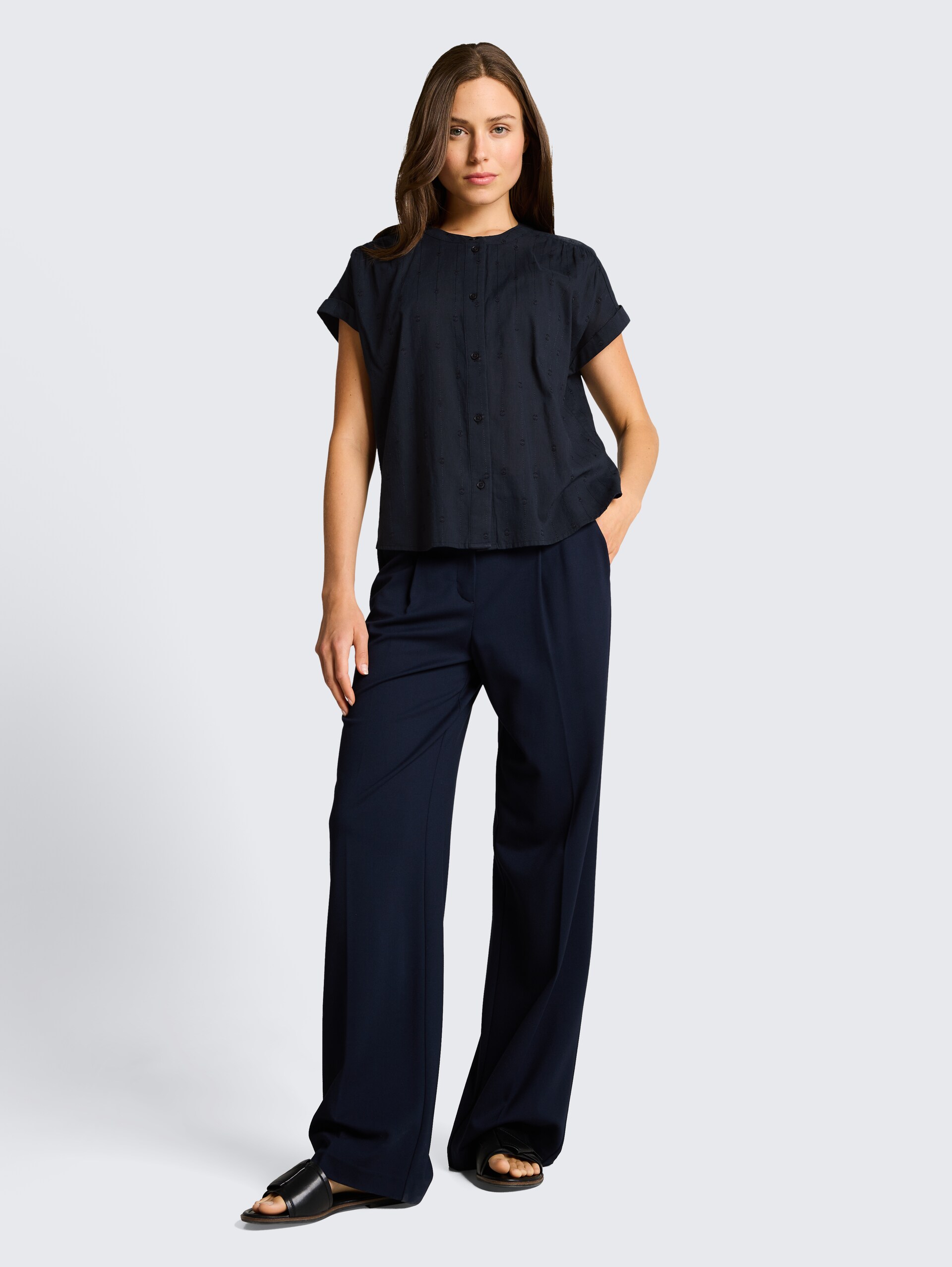 Loose Fit Bluse - sky captain blue - Model-Vorderansicht