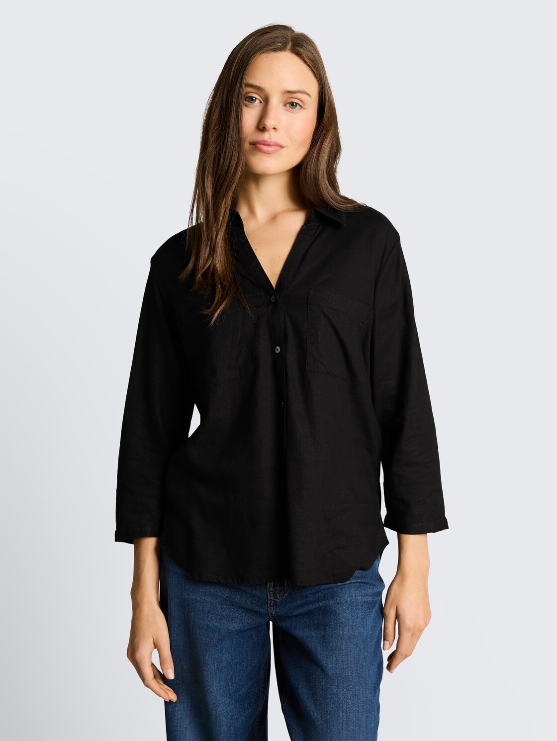 Hemdbluse mit Leinenanteil - deep black - Ausschnitt Model-Vorderansicht