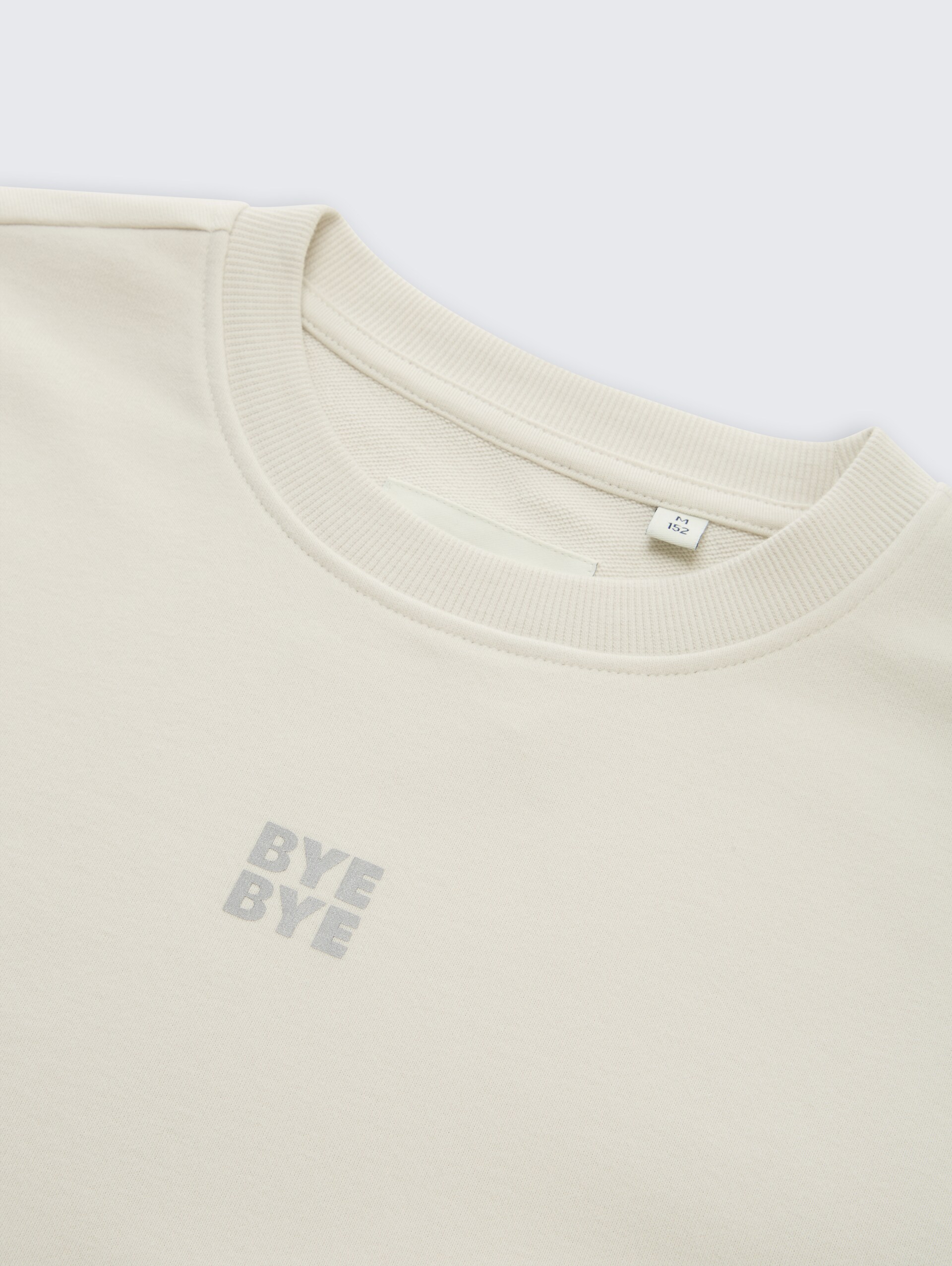 Glow-in-the-dark sweatshirt - greyish white - Detailaanzicht model