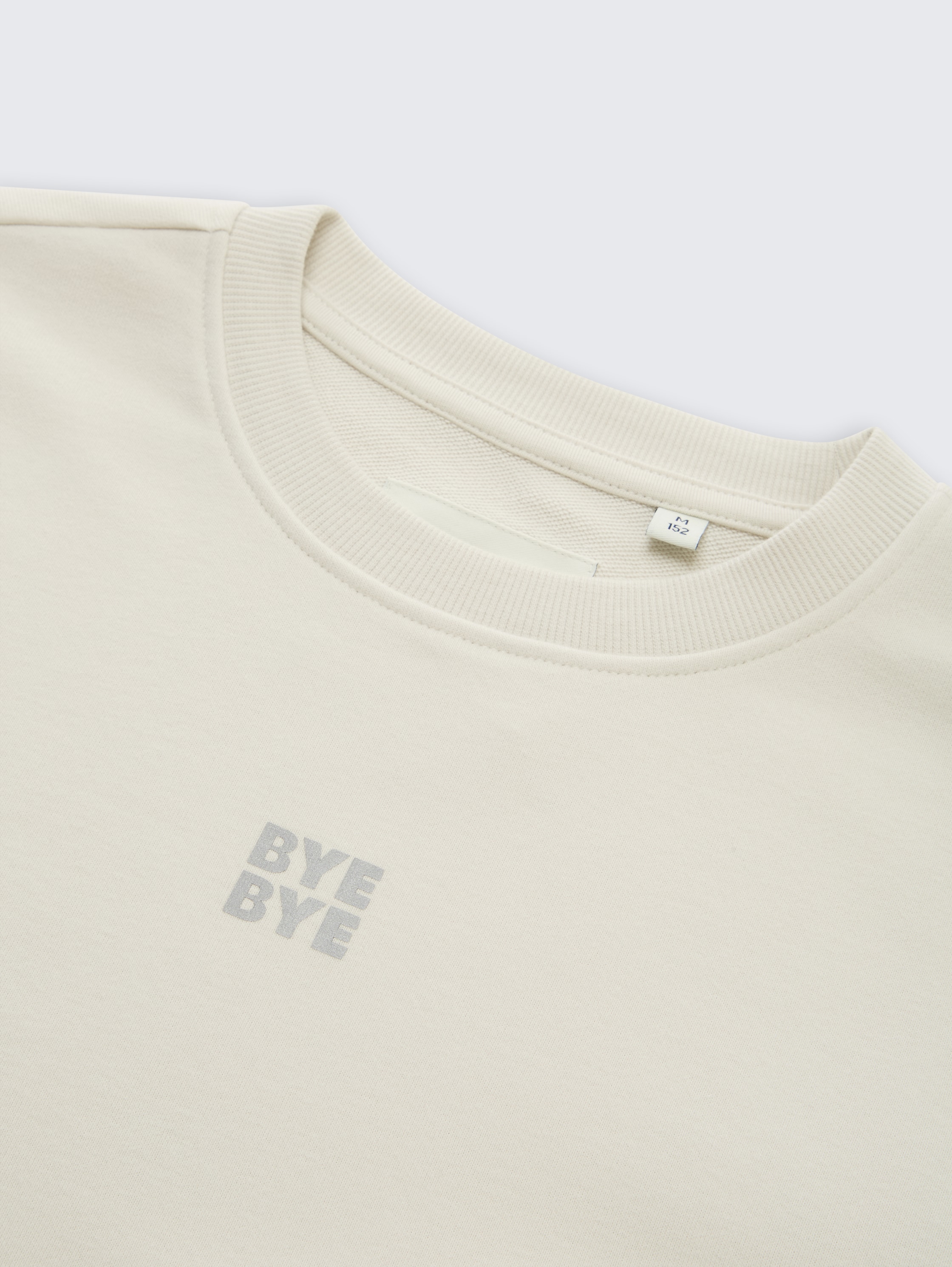 Glow-in-the-dark sweatshirt - greyish white - Detailaanzicht model