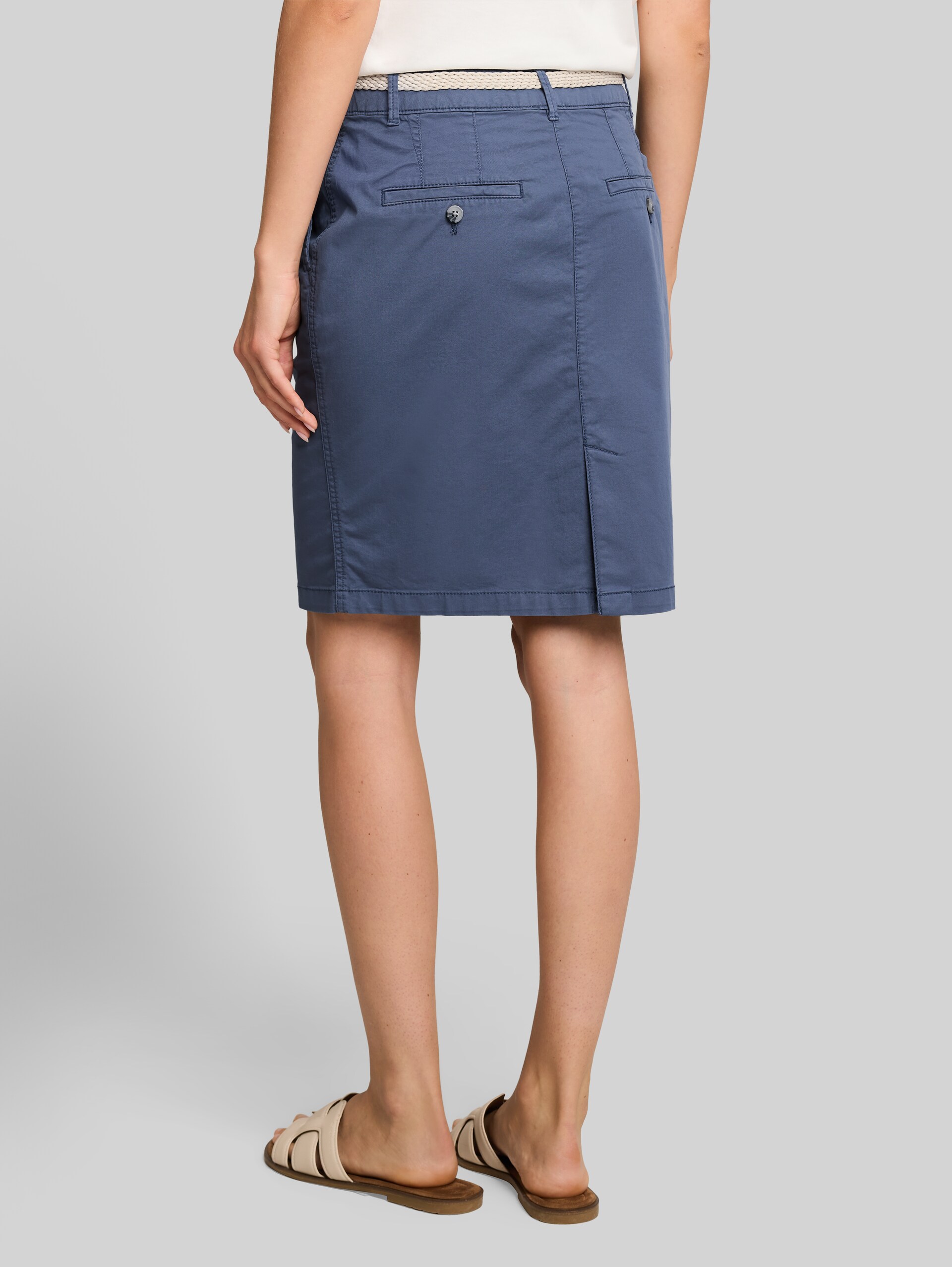 Chino skirt with belt - Vintage Indigo Blue - Neckline model-back view