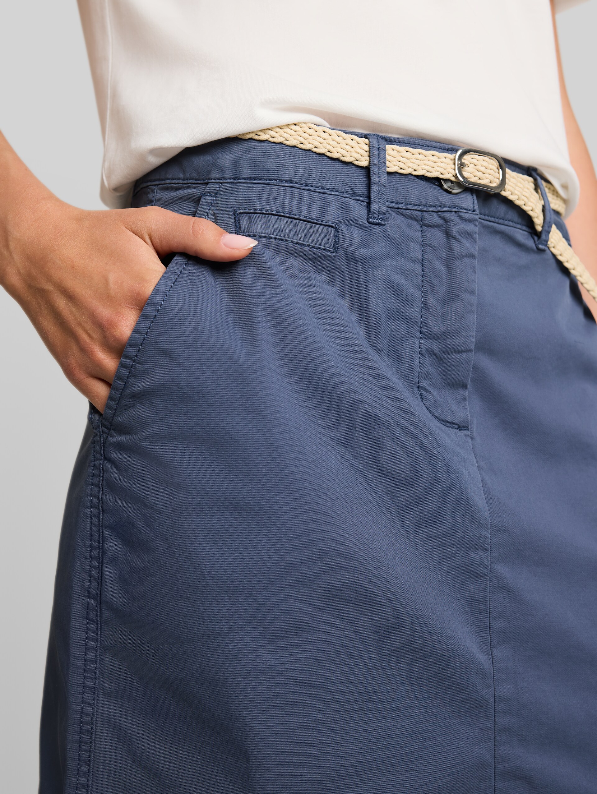 Chino skirt with belt - Vintage Indigo Blue - Detail model view