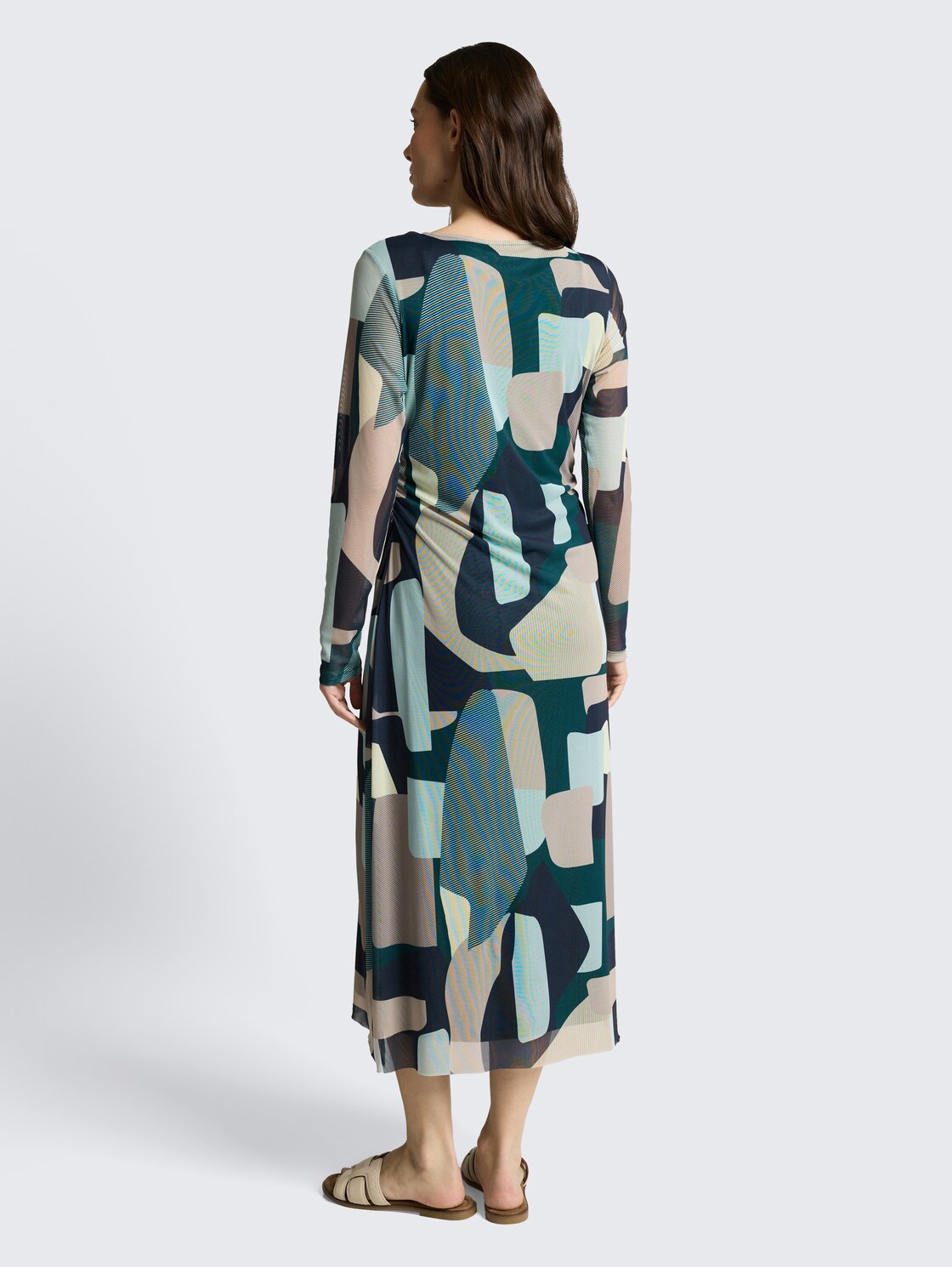 Mesh Midi-Kleid mit Muster - abstract stripe print - Model-Rückansicht