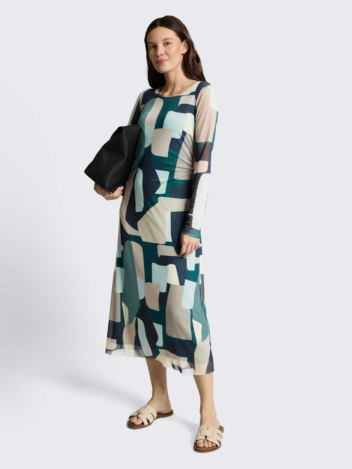 Mesh Midi-Kleid mit Muster - abstract stripe print - seitliche Model-Ansicht