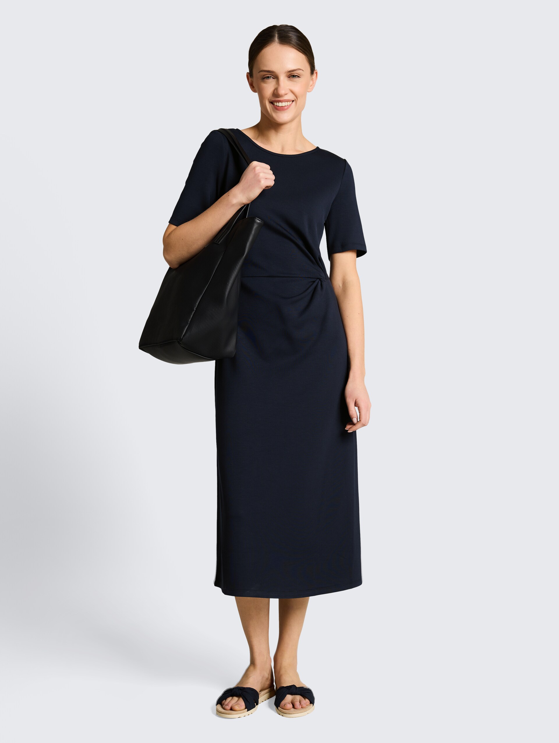 Scuba Midi-Kleid mit Knoten-Detail - sky captain blue - seitliche Model-Ansicht