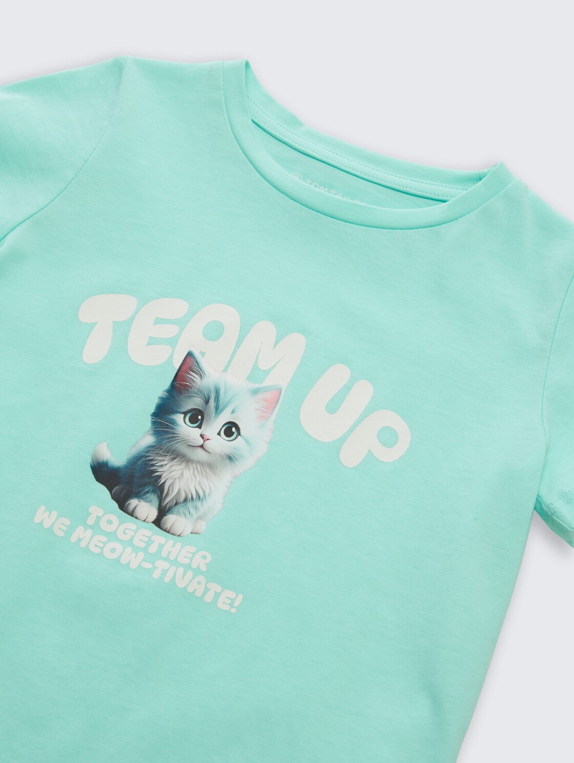 T-Shirt mit Foto-Print - Light Mint - Detail-Model-Ansicht