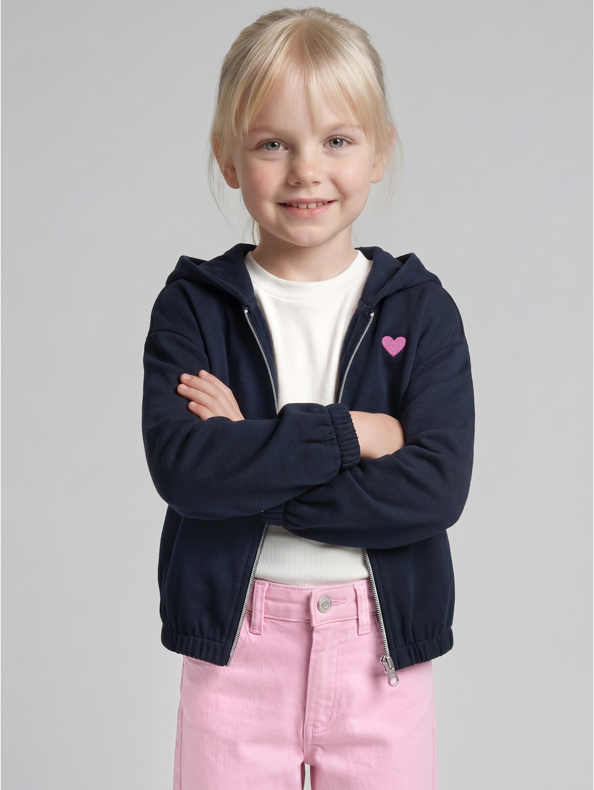 Cropped hooded sweatshirt with embroidery - sky captain blue - Neckline model front view