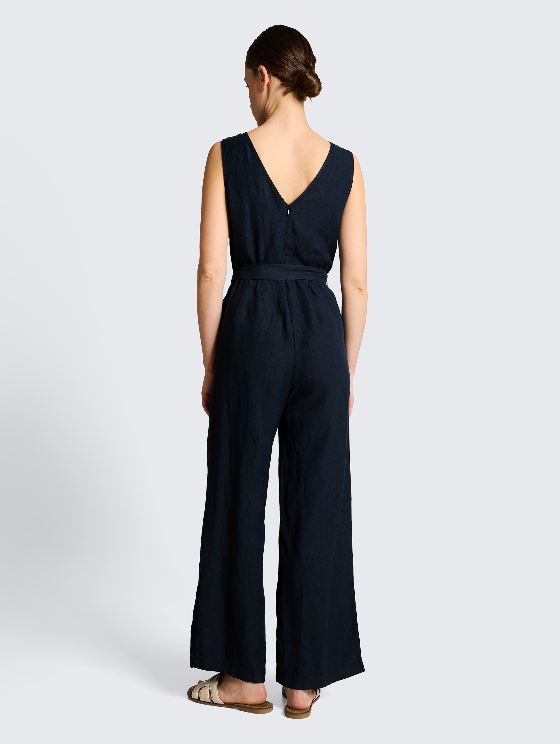 Jumpsuit mit Leinenanteil - sky captain blue - Model-Rückansicht