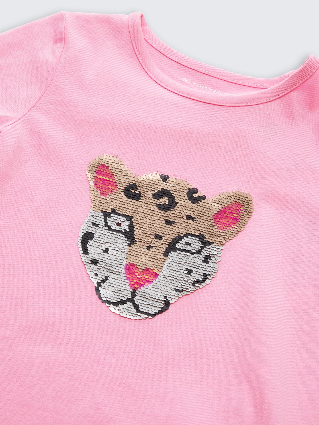T-Shirt mit Wendepailletten - lovely pink - Detail-Model-Ansicht