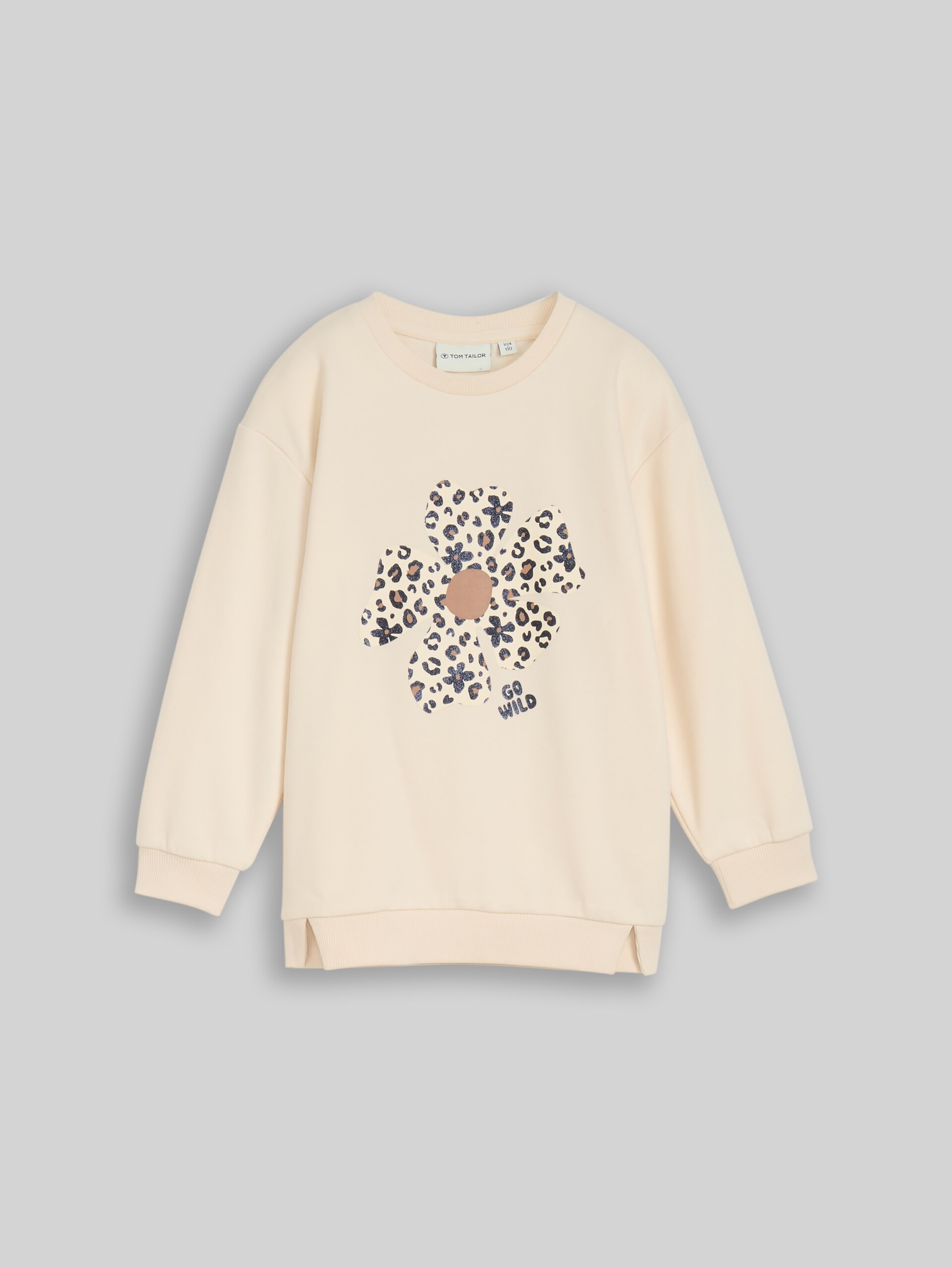 Oversized sweatshirt with print - light almond - Front product view