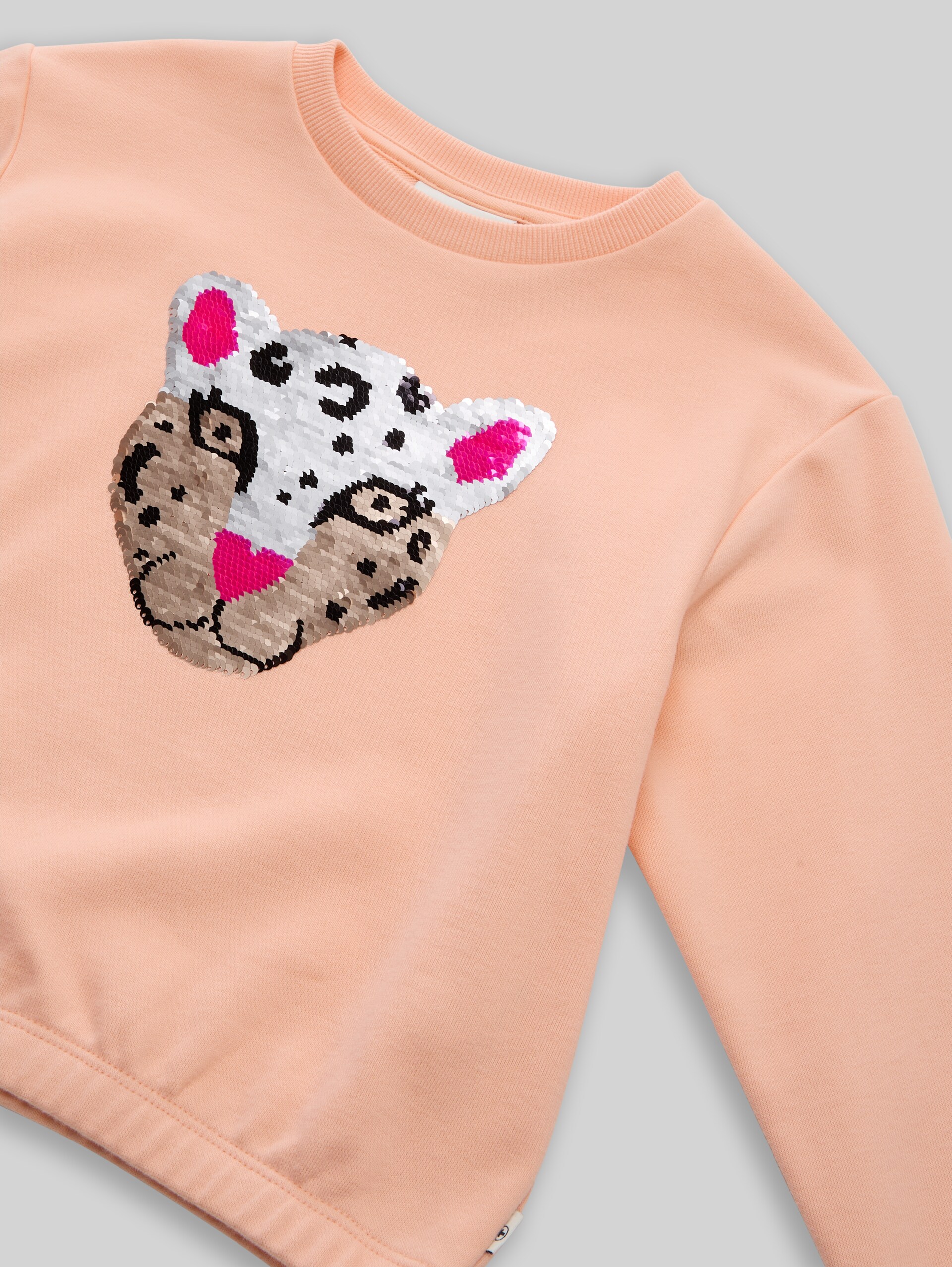 Sweatshirt with reversible sequins - peach bloom - Detail model view