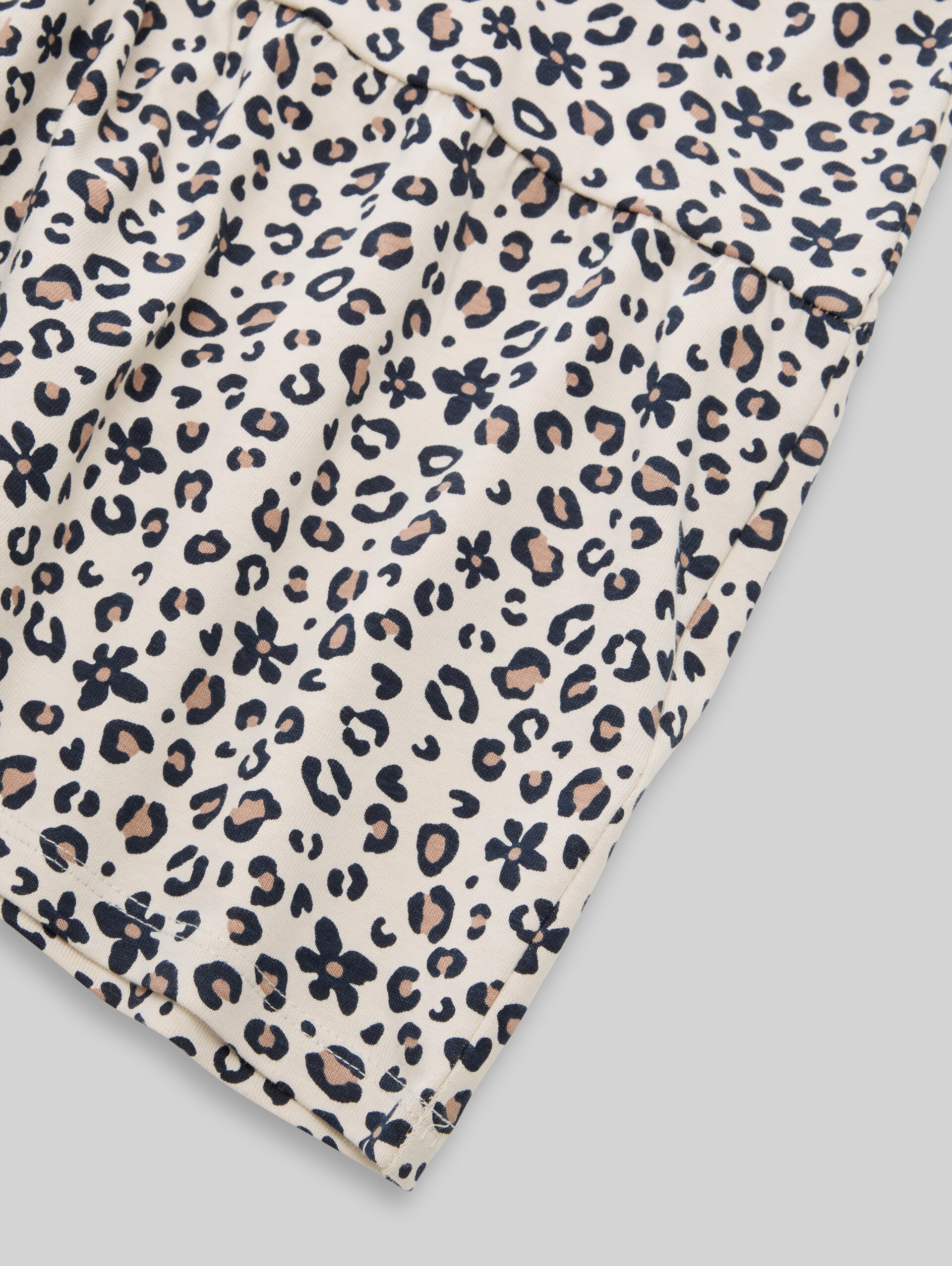 Mini dress with leopard print - small leopard print - Detail model view