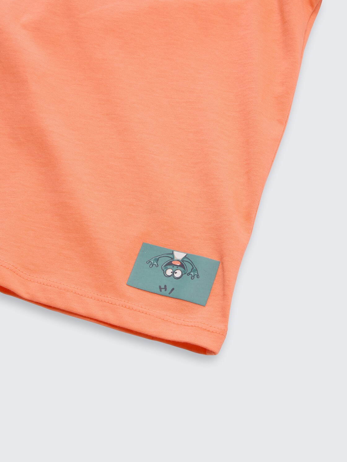 Oversize T-Shirt - bright coral - Detail-Model-Ansicht