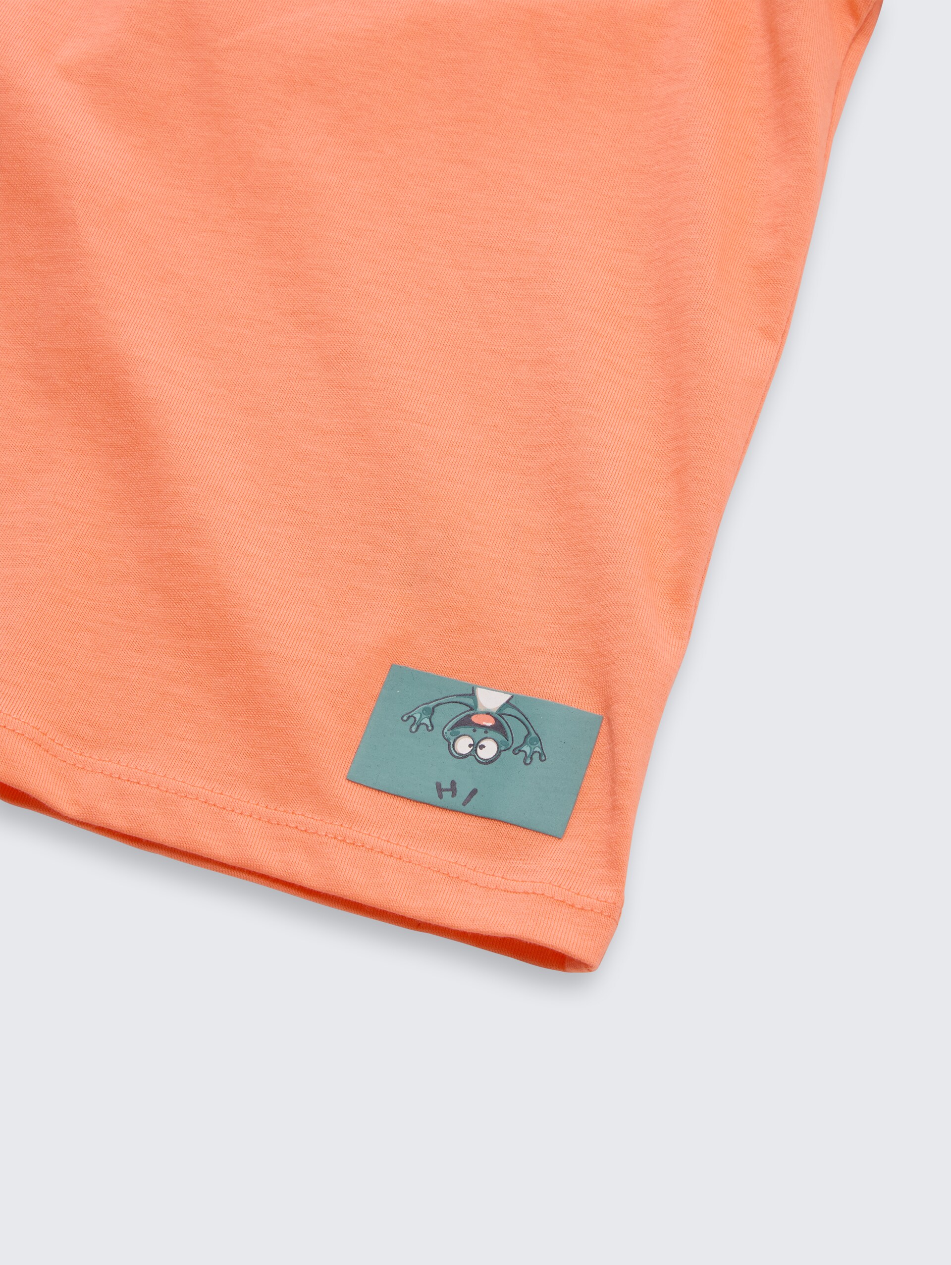 Oversize T-Shirt - bright coral - Detail-Model-Ansicht