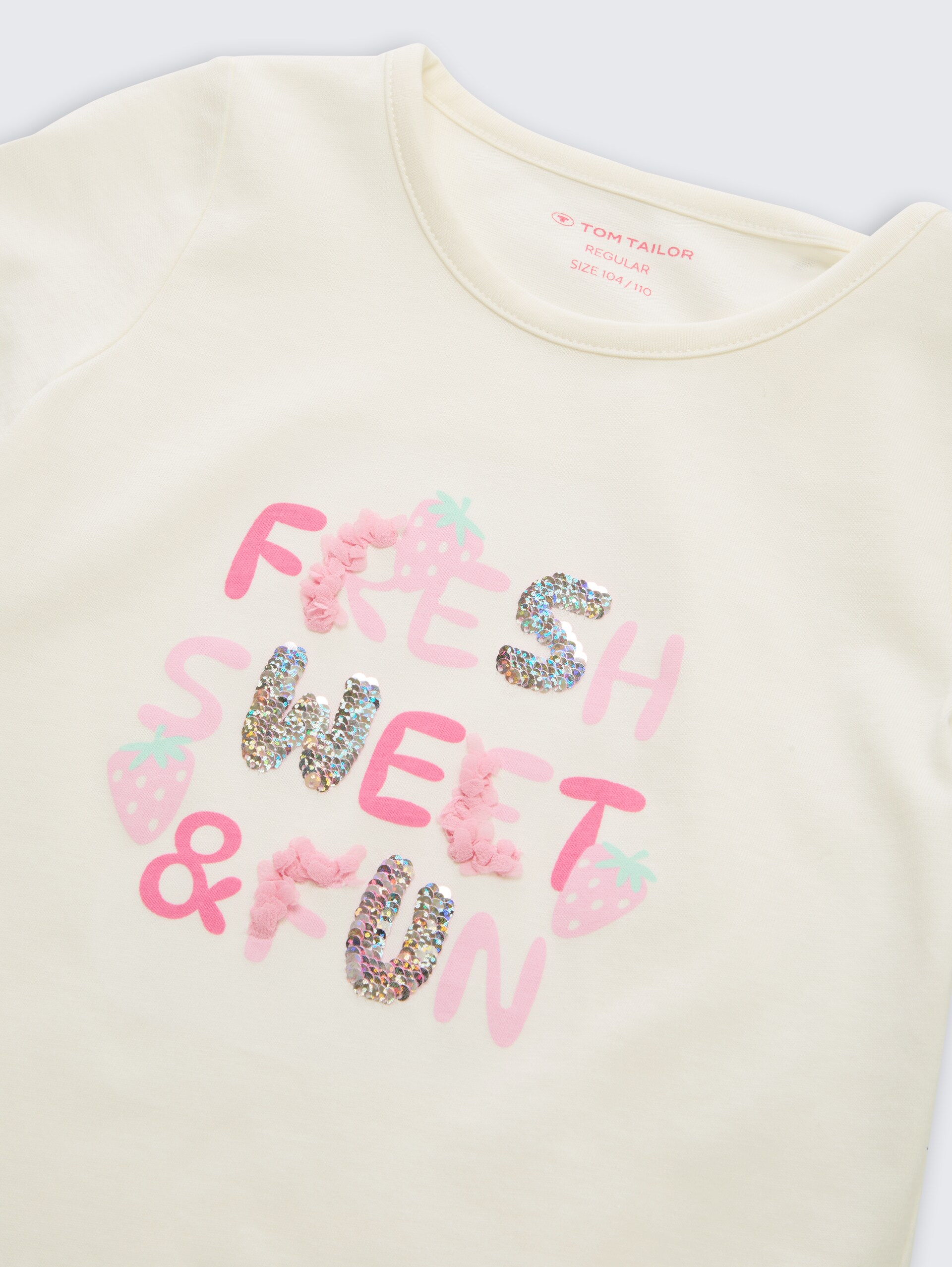 T-Shirt mit Print - Wool White - Detail-Model-Ansicht