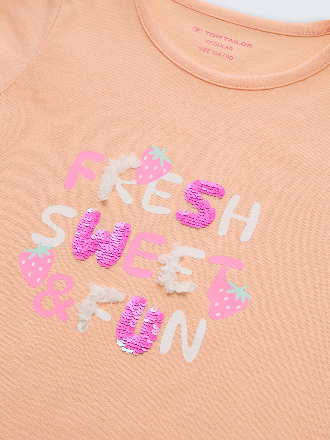 T-Shirt mit Print - peach bloom - Detail-Model-Ansicht