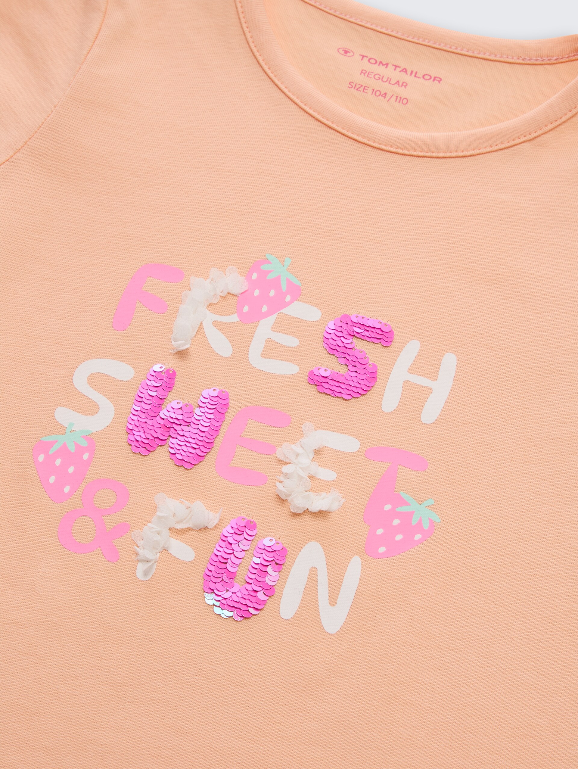 T-shirt with print - peach bloom - Detail model view