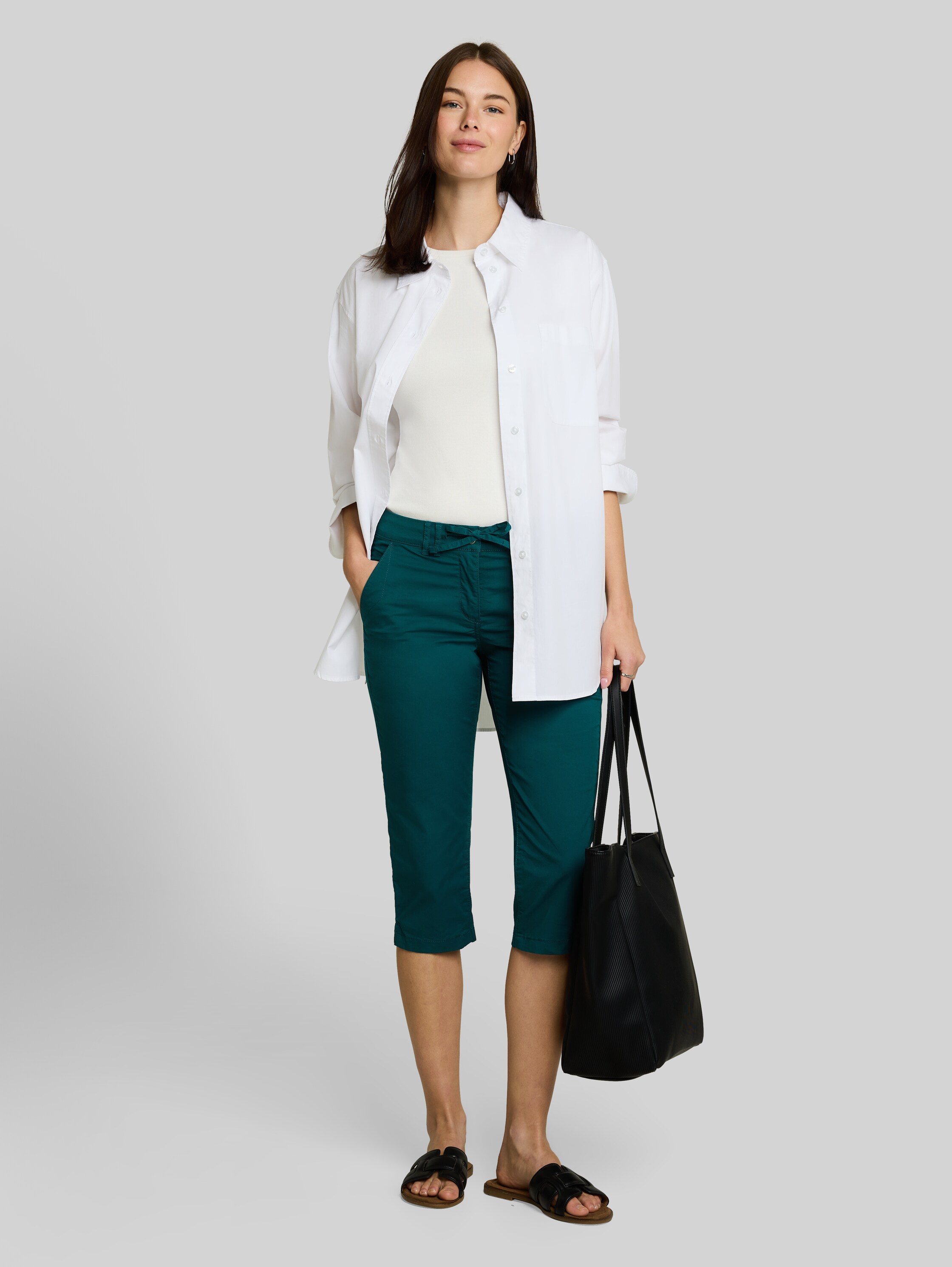 Tapered relaxed kapri hlače s vezicom
