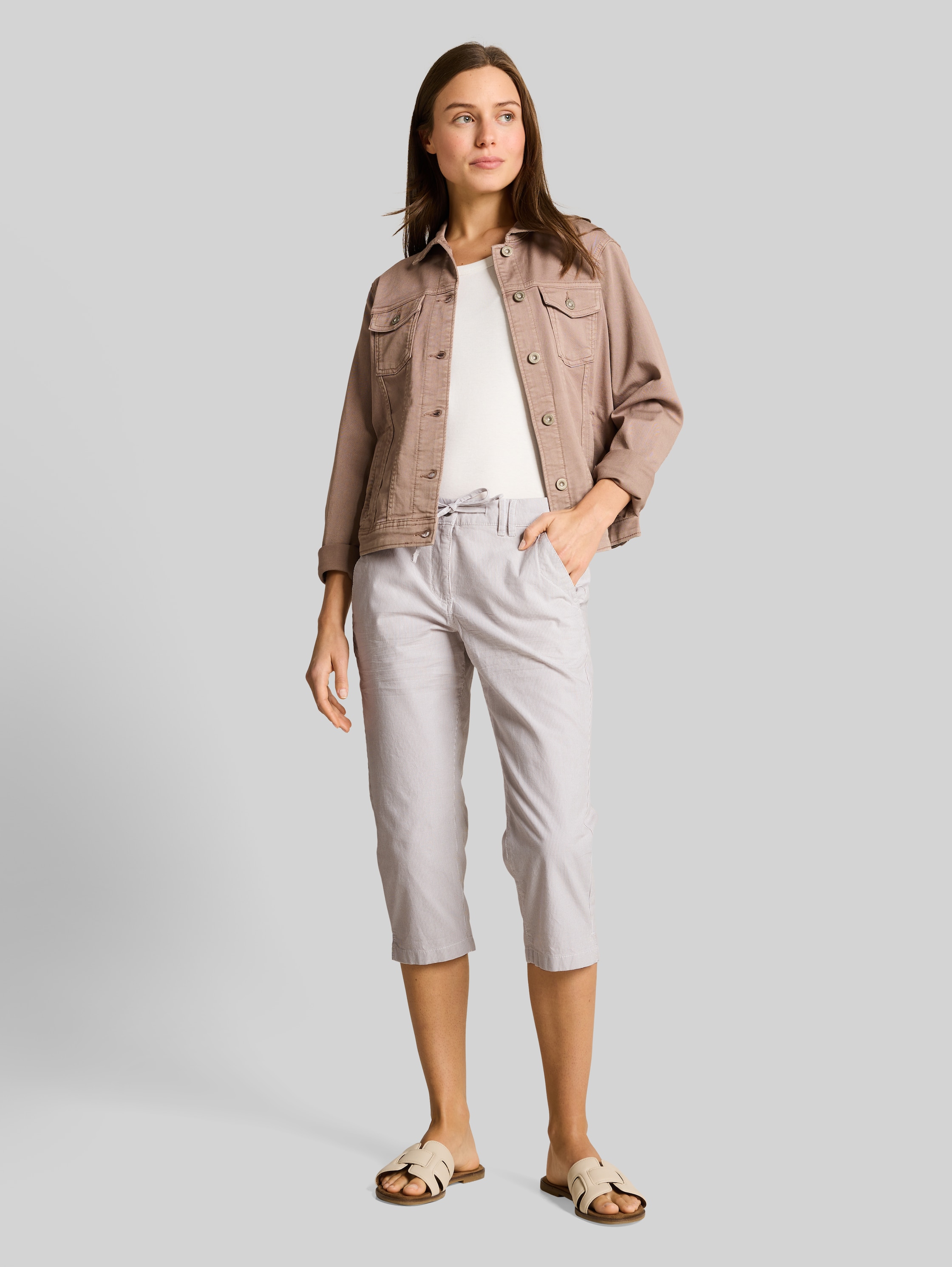 Tapered relaxed kapri hlače s vezicom