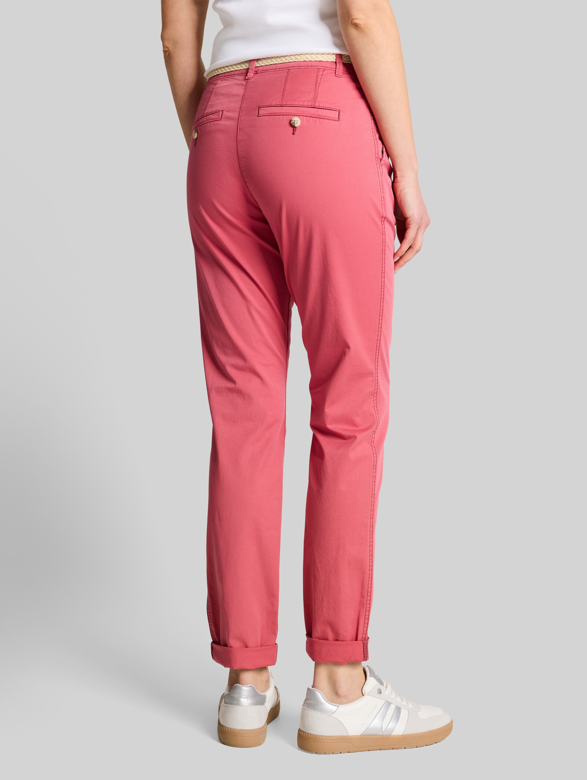 Slim-fit chinos with belt - cozy pink - Neckline model-back view