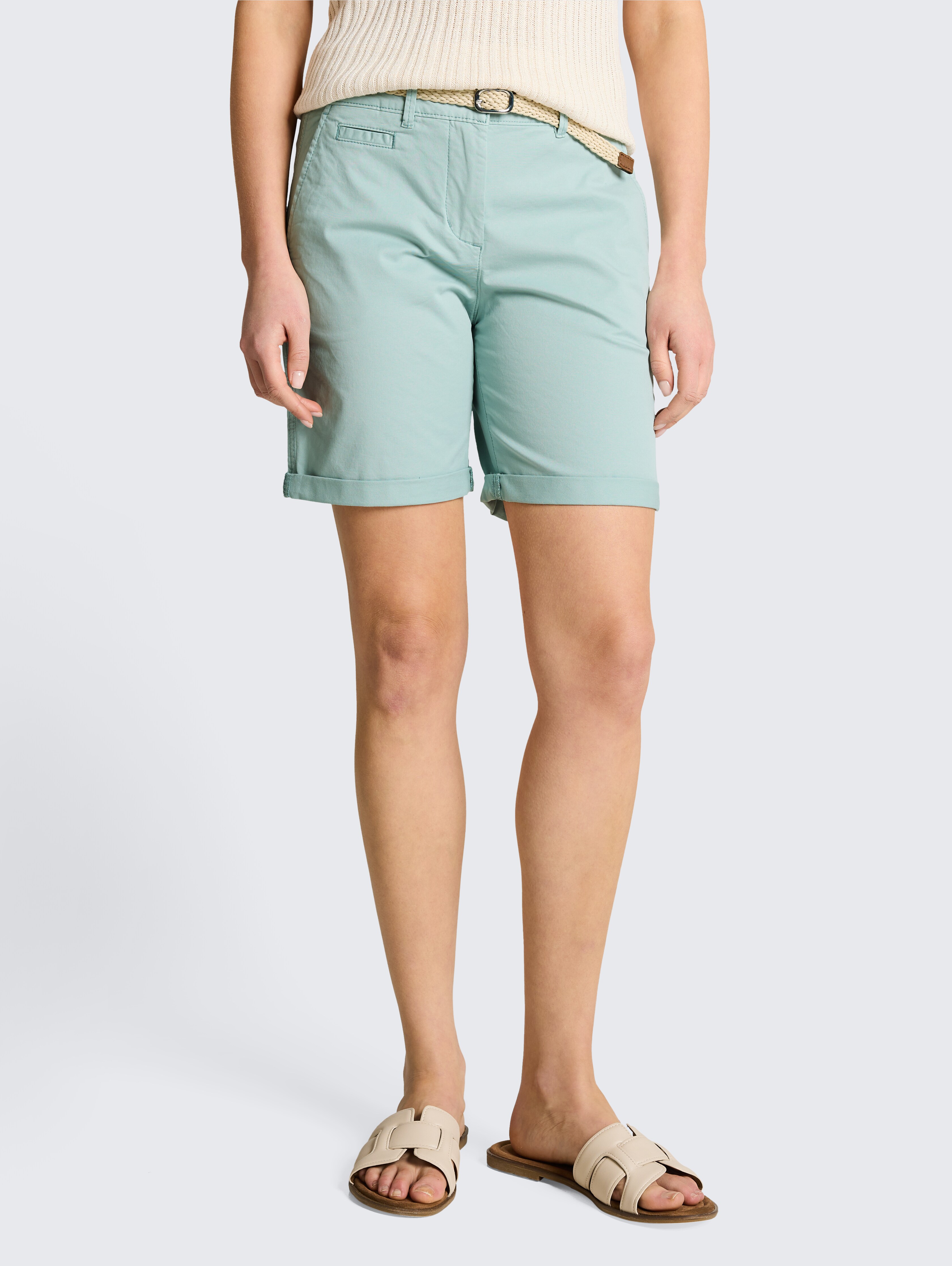 Chino Bermuda Shorts mit Gürtel von Women, blue haze