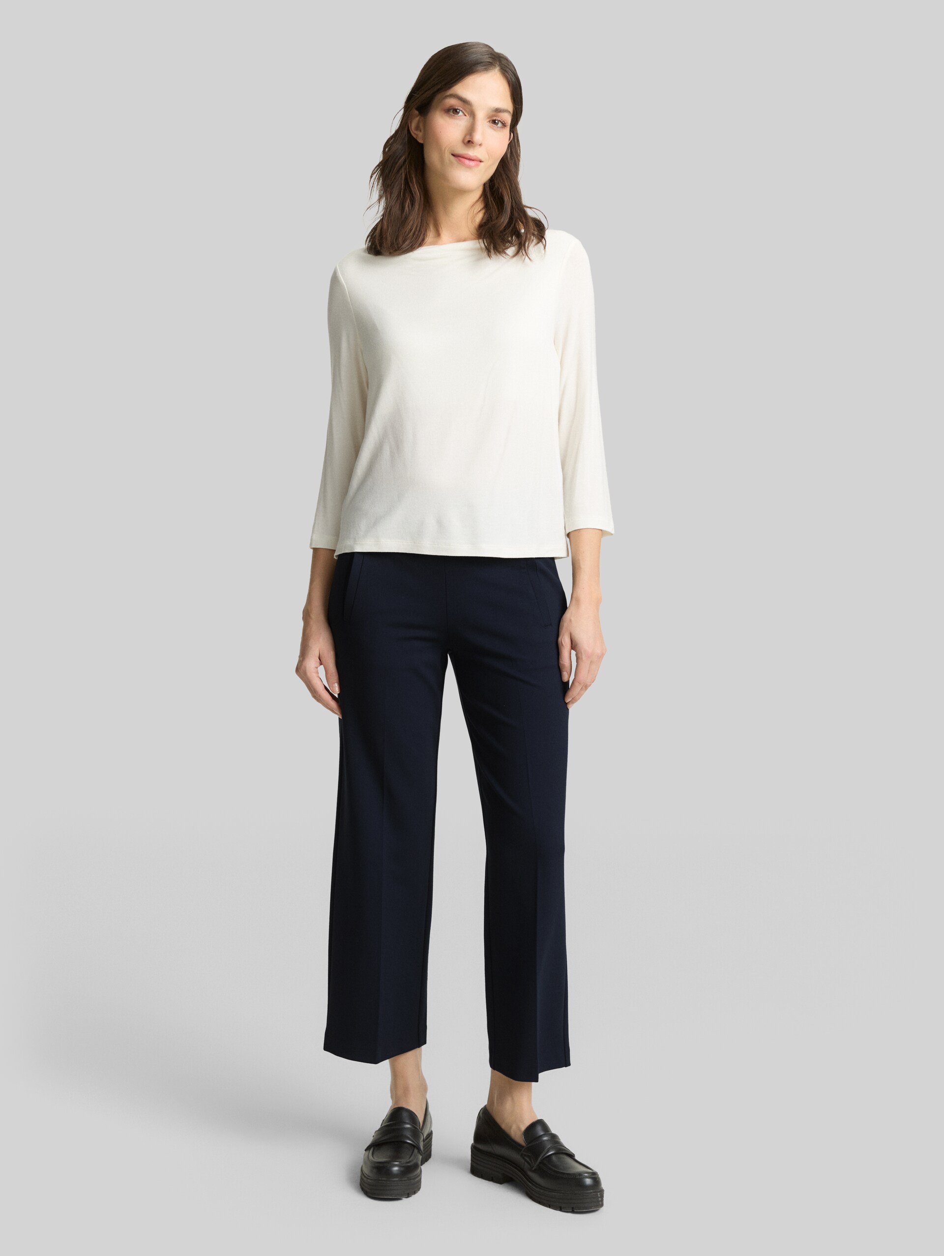 TTMIA STRAIGHT Cropped Trousers - sky captain blue - Model front view