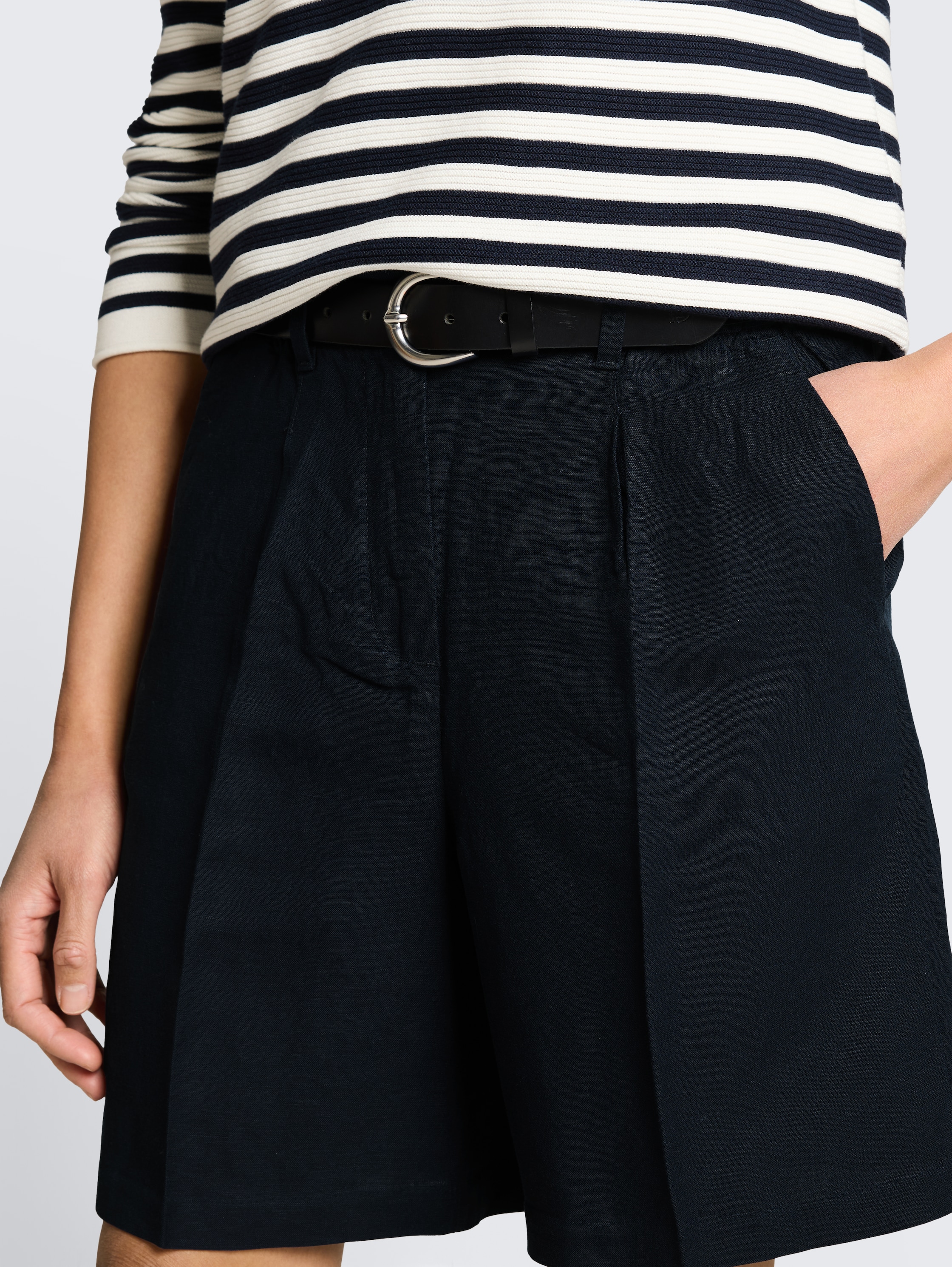 Bermudashort met losse pasvorm en linnen - sky_captain_blue_1 - 