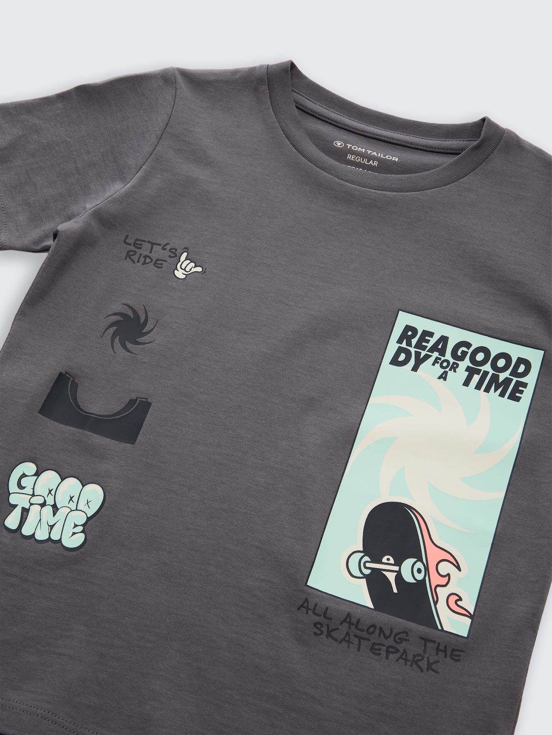 T-Shirt mit Foto-Print - dark urban grey - Detail-Model-Ansicht